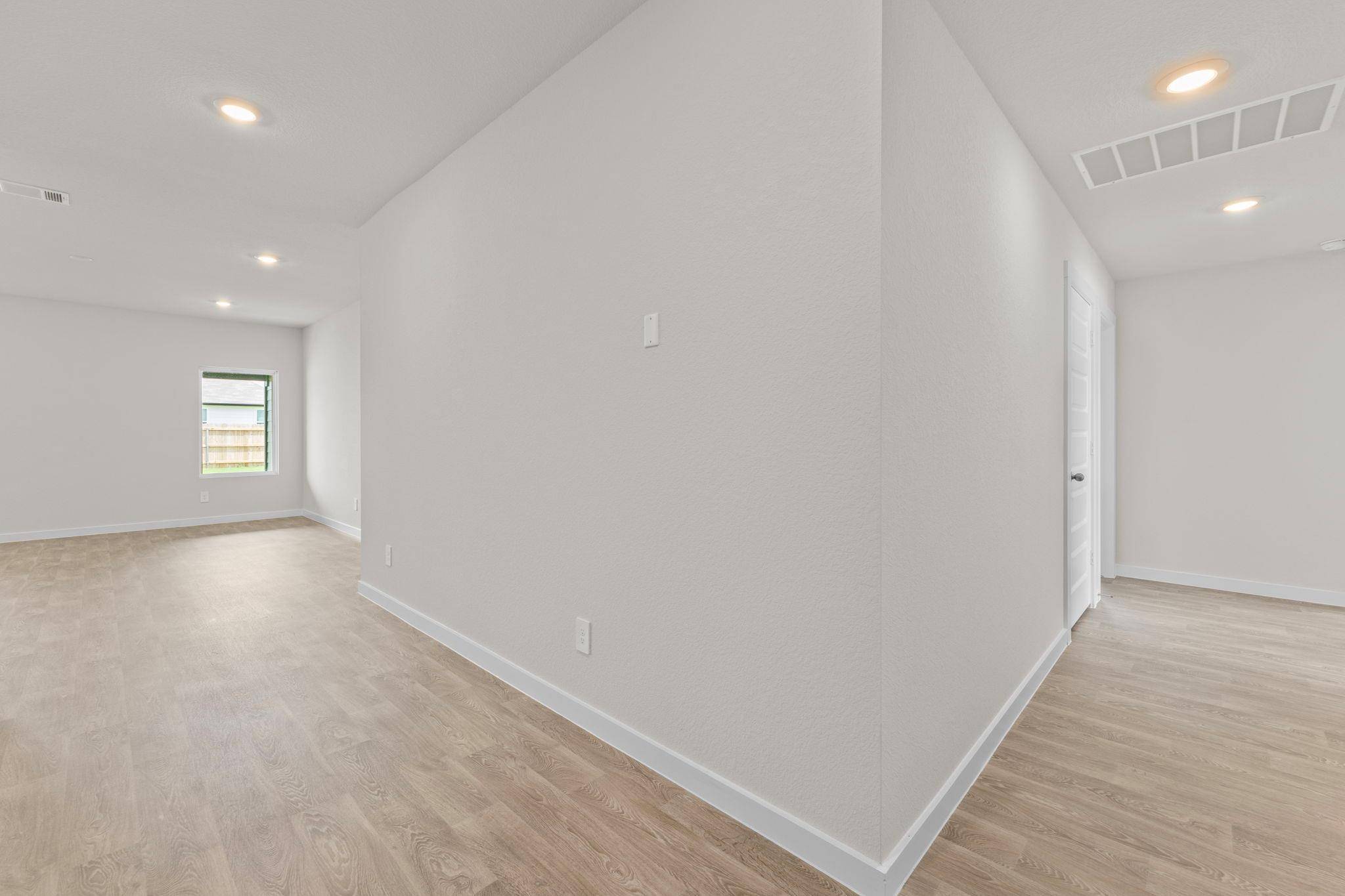 450 KOLBO CROSSING CV, Lockhart, TX 78644