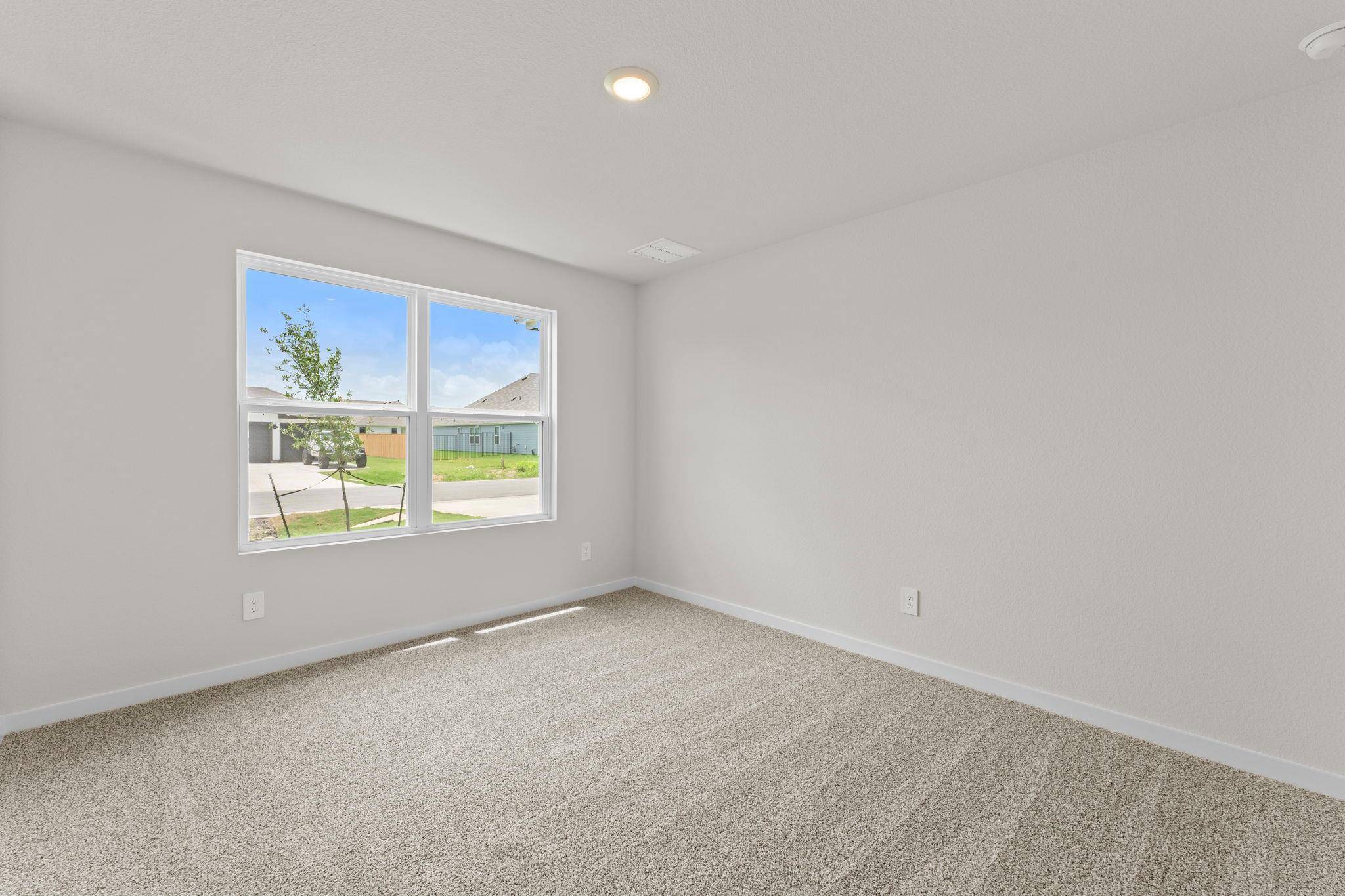 450 KOLBO CROSSING CV, Lockhart, TX 78644