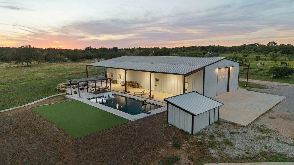 440 Flying X RD, Spicewood, TX 78669