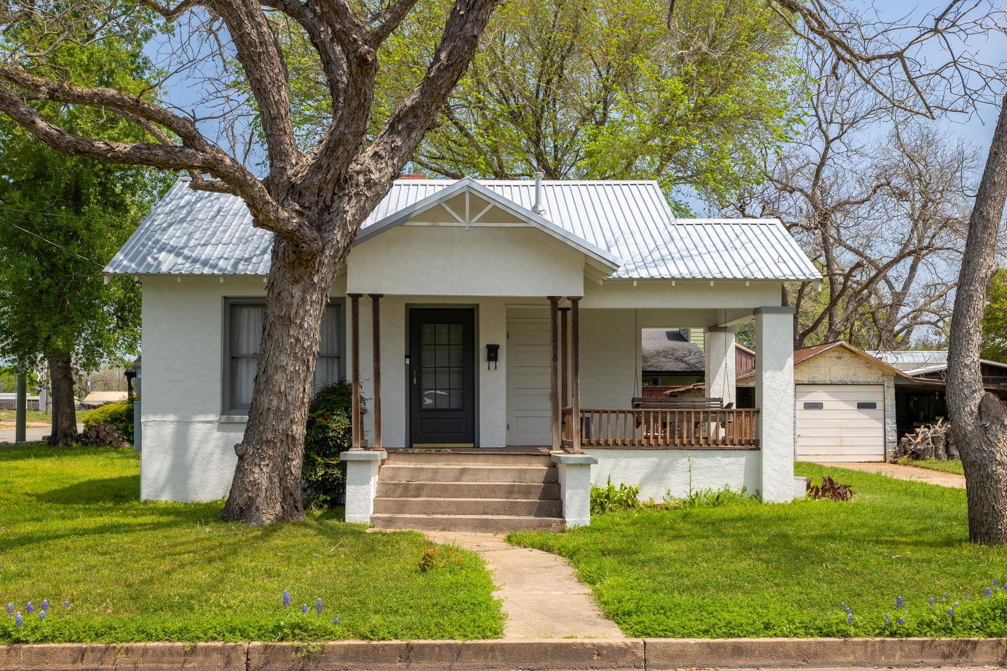 258 N Water ST, La Grange, TX 78945