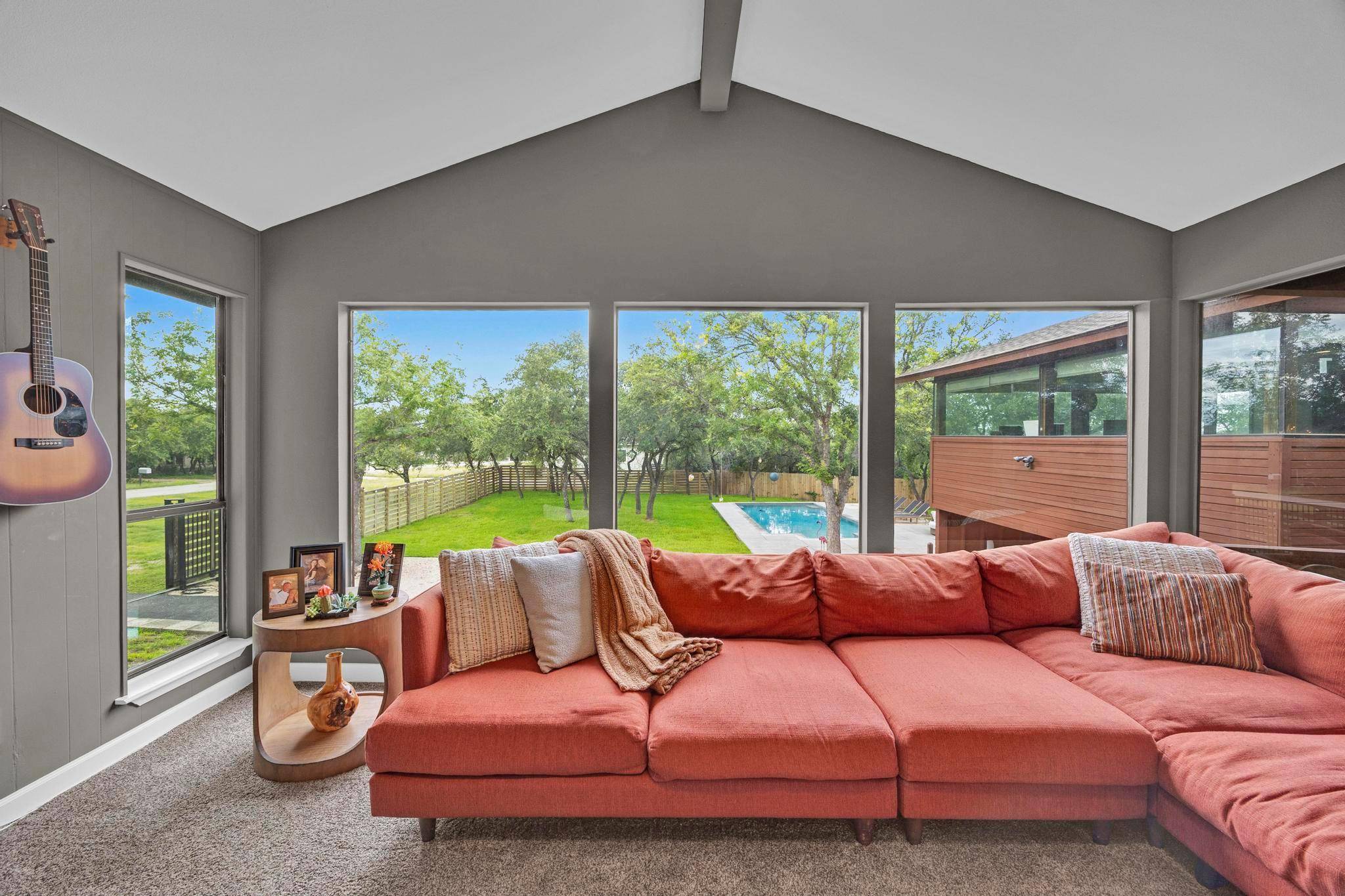 22223 Oban DR, Briarcliff, TX 78669