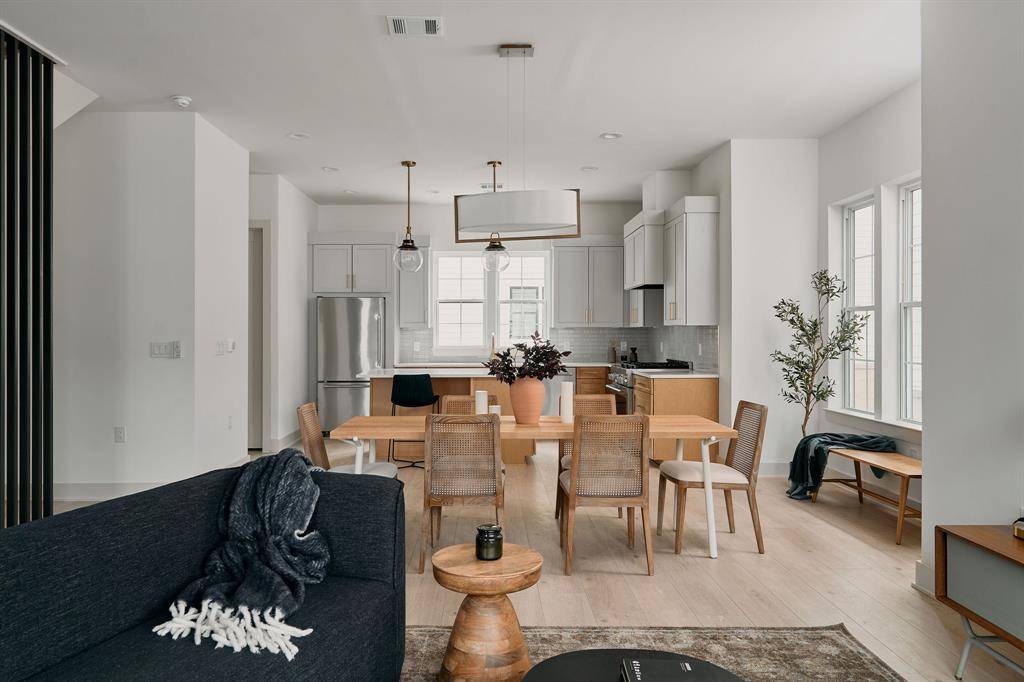 2209 Woodland Ave #601, Austin, TX 78741