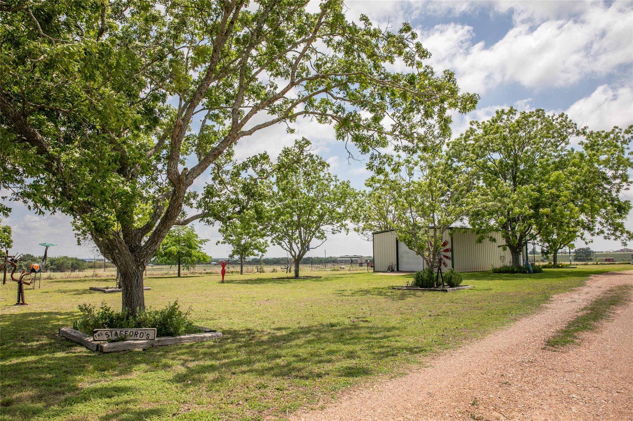 2603 McNelly LN, Burton, TX 77835