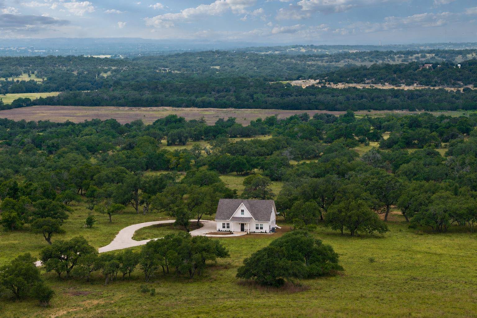105 Colette LN, Blanco, TX 78606