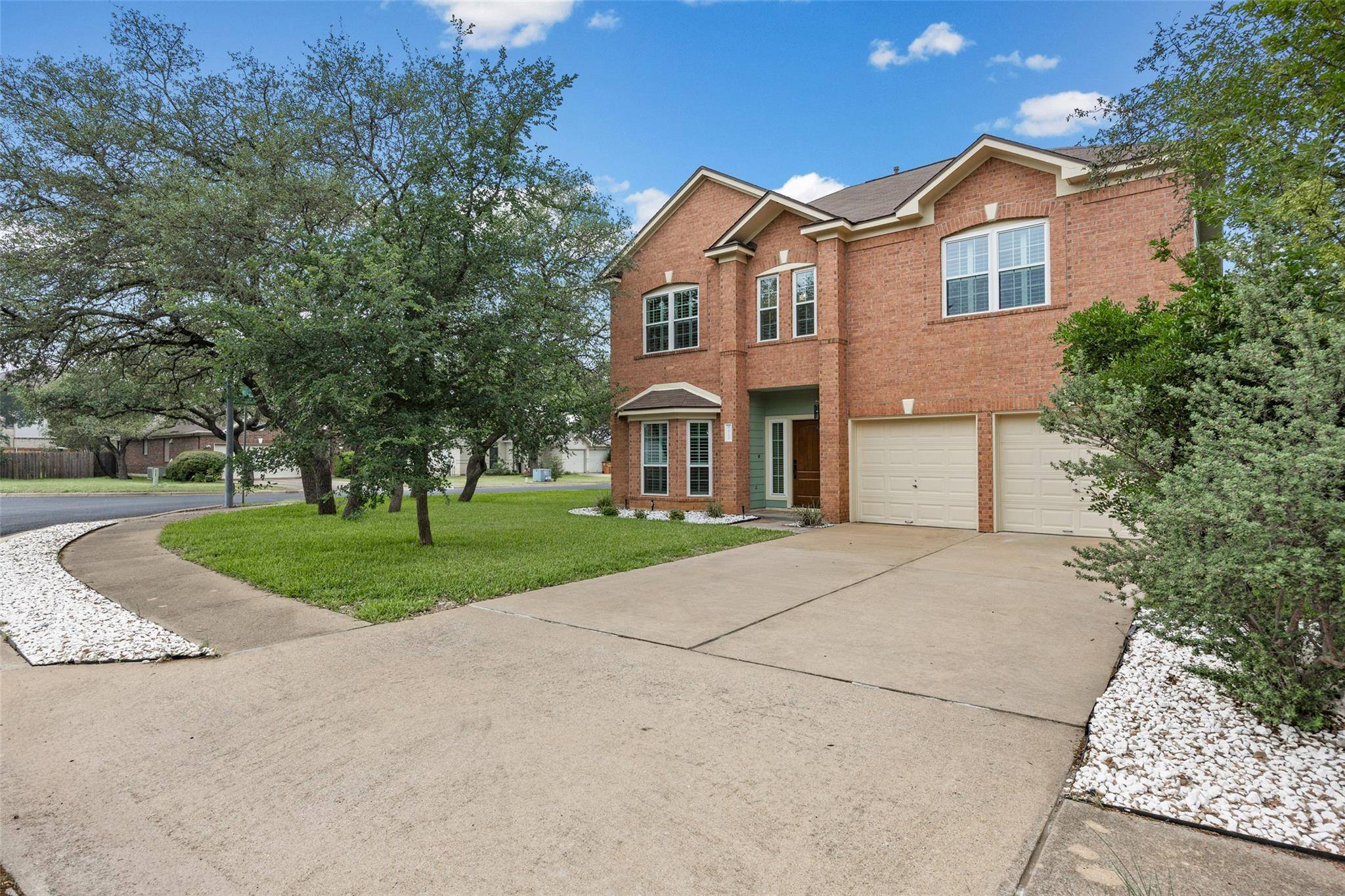 8610 Axis DR, Austin, TX 78749