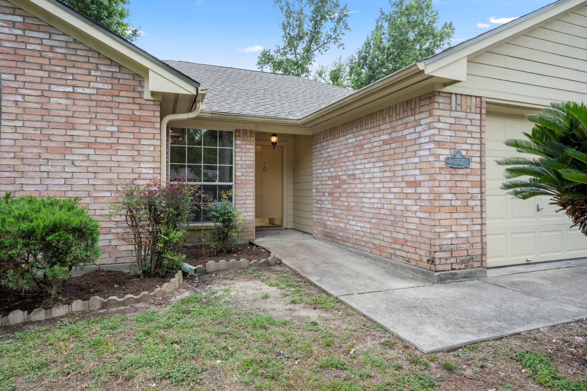 6707 Woodland Oaks, Magnolia, TX 77354