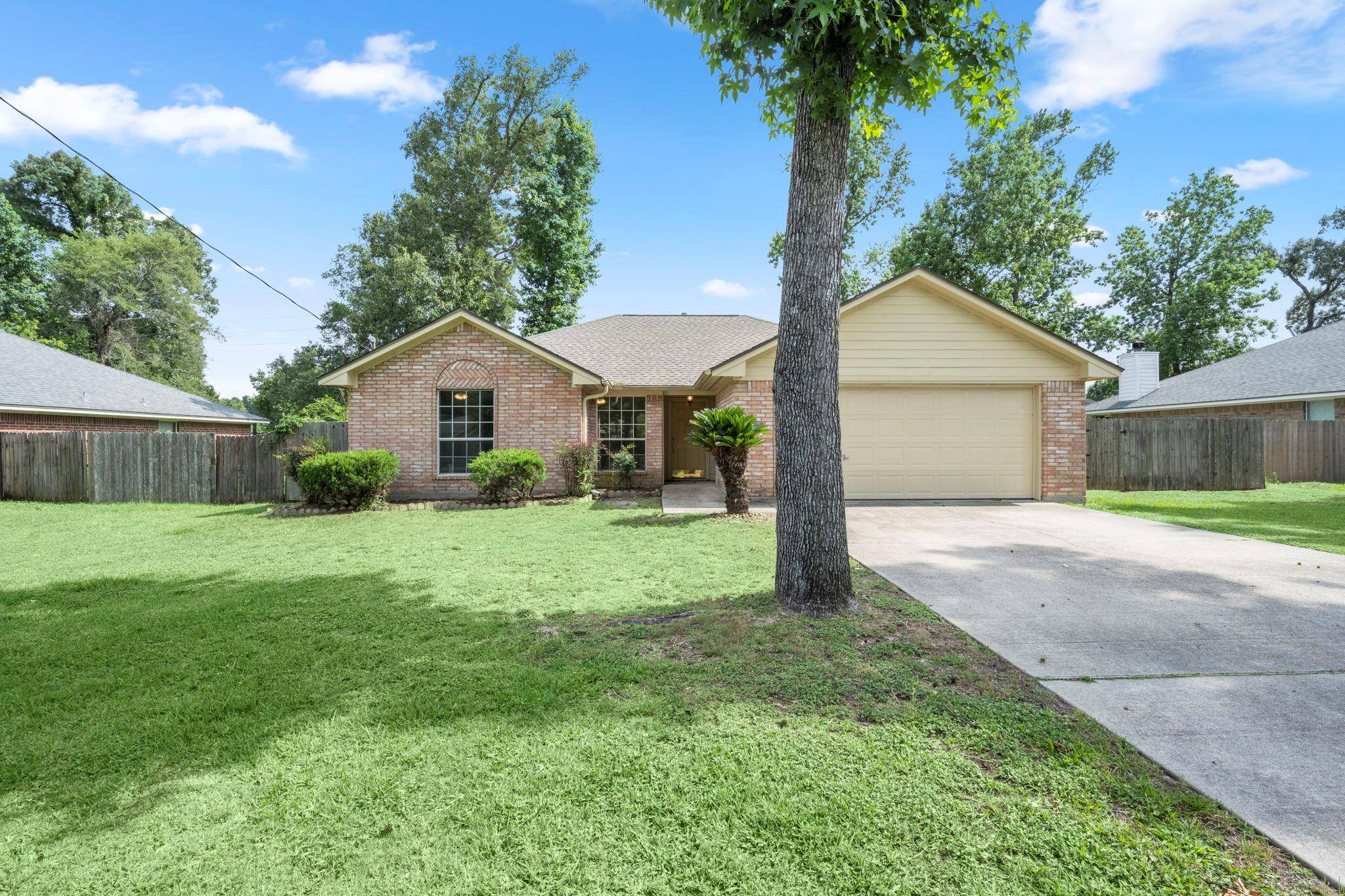 6707 Woodland Oaks, Magnolia, TX 77354