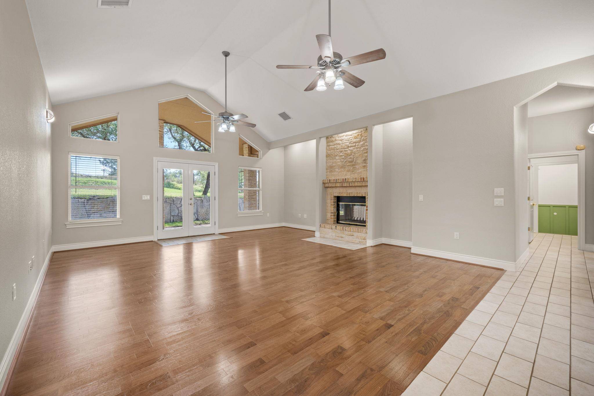 509 Meadow Oaks DR, Dripping Springs, TX 78620
