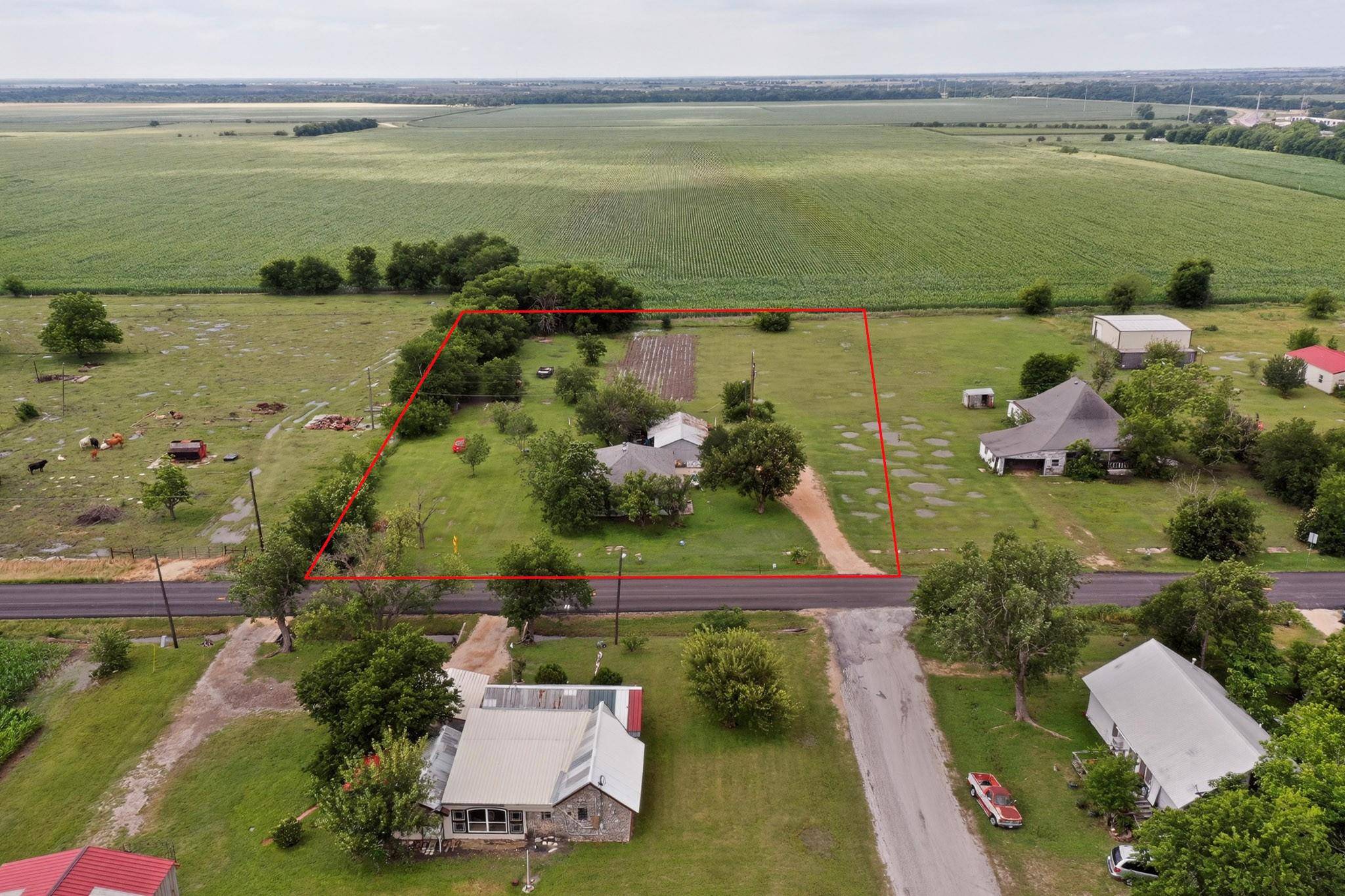 711 E Clark ST, Bartlett, TX 76511