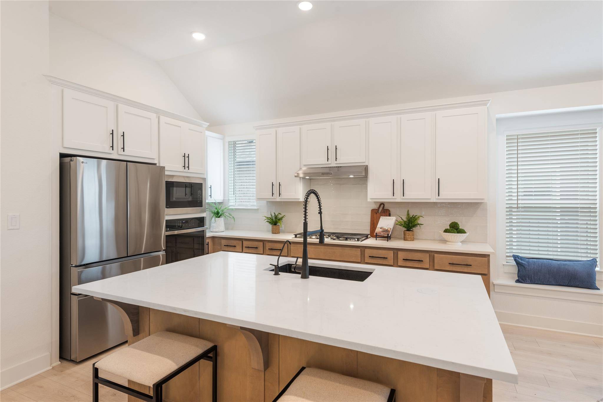 294 Kimble Creek LOOP, Kyle, TX 78640