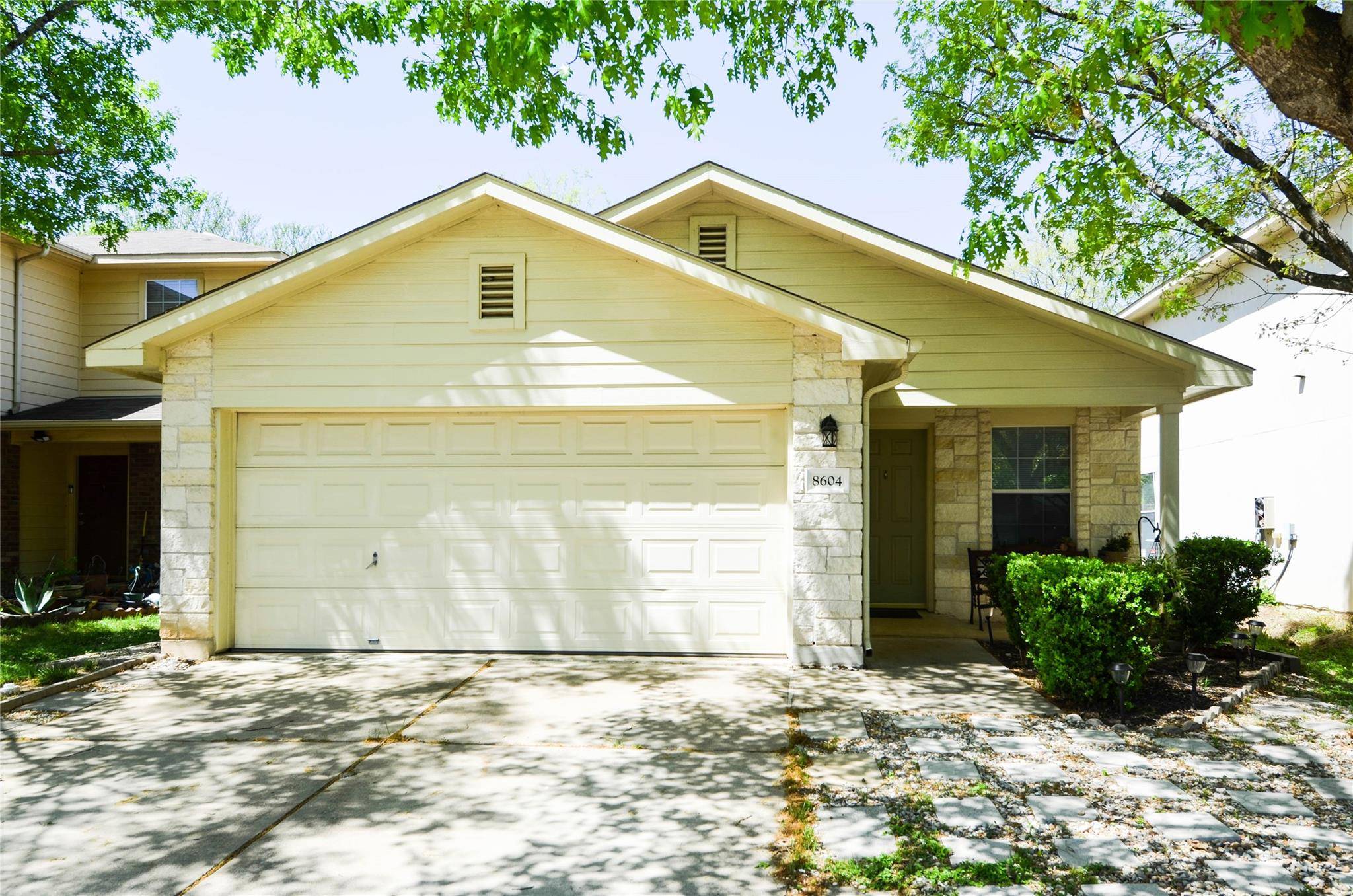 8604 Dittmar Oaks DR, Austin, TX 78748