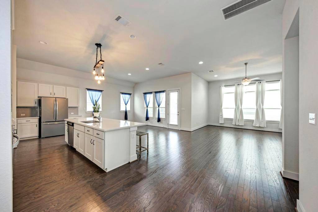 1104 Almeria BND, Leander, TX 78641