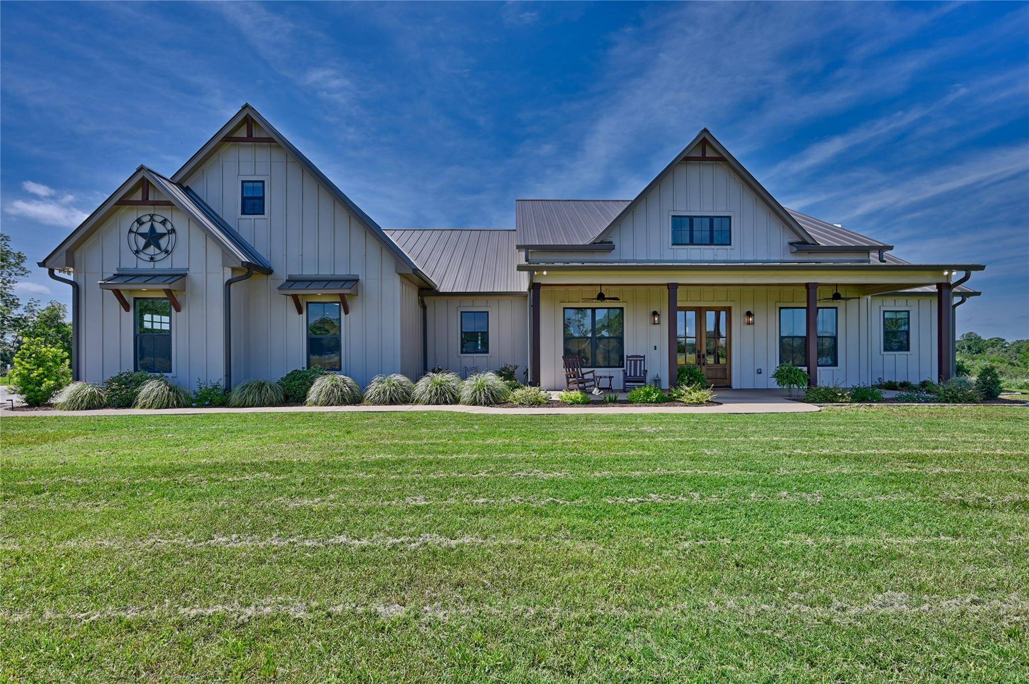 2165 County Road 250, Weimar, TX 78962
