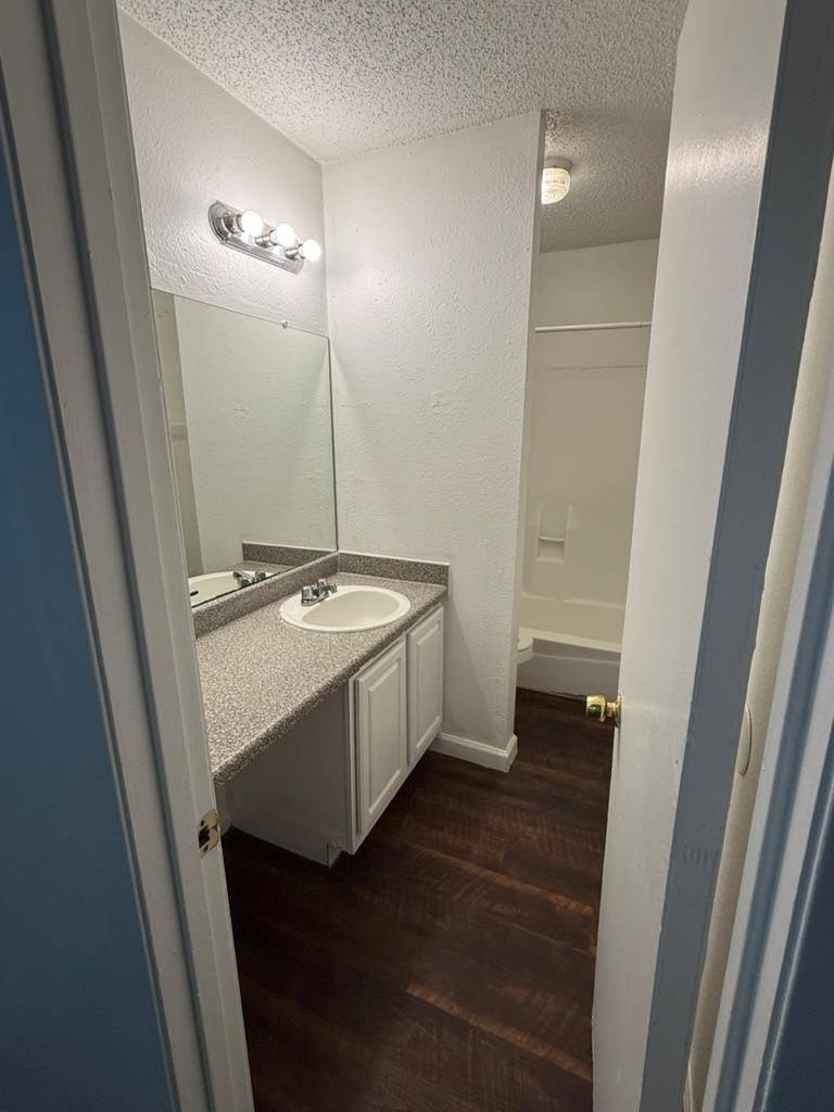 2124 Burton DR #251, Austin, TX 78741