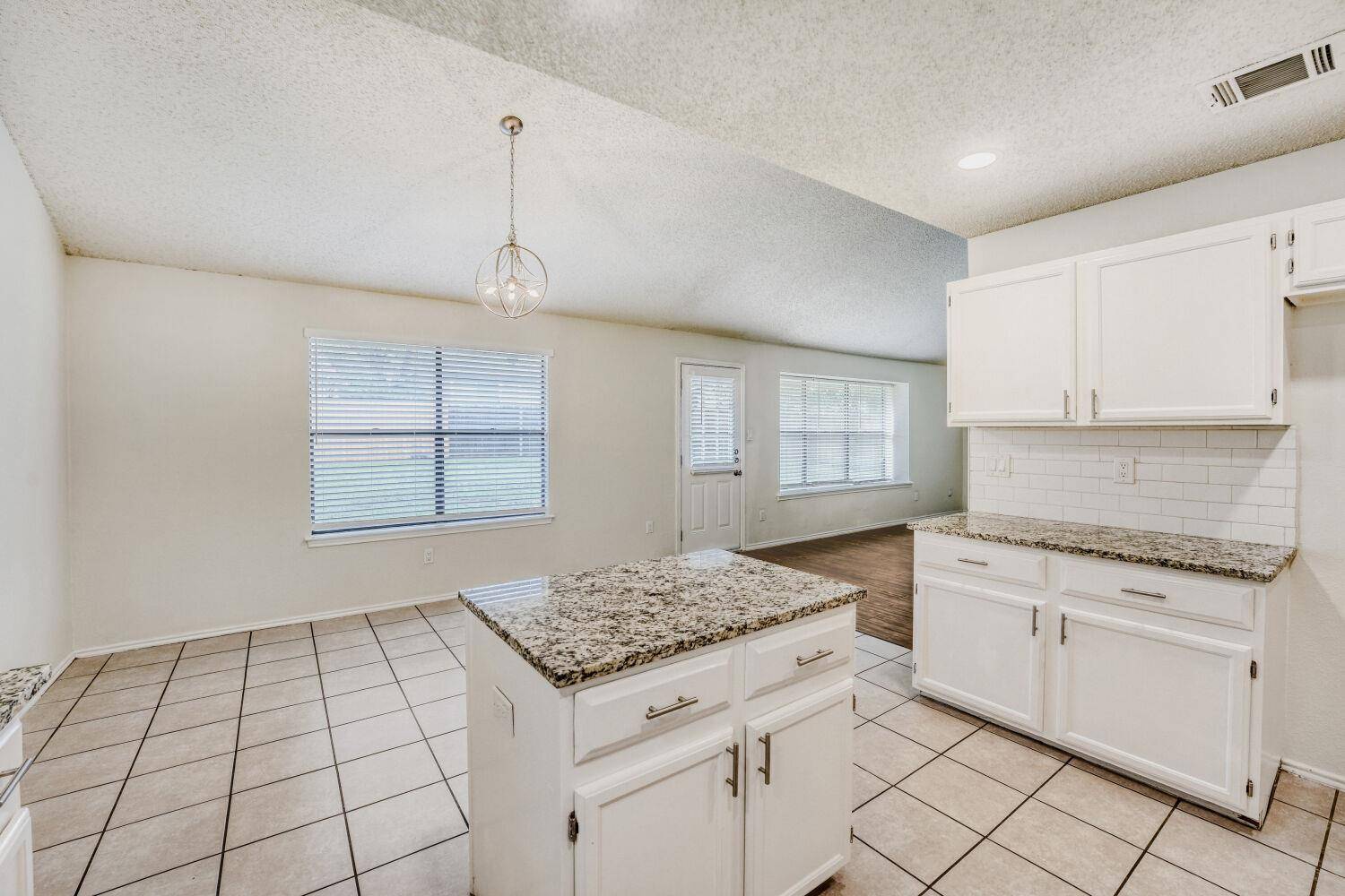 11922 MEADOWFIRE DR, Austin, TX 78758