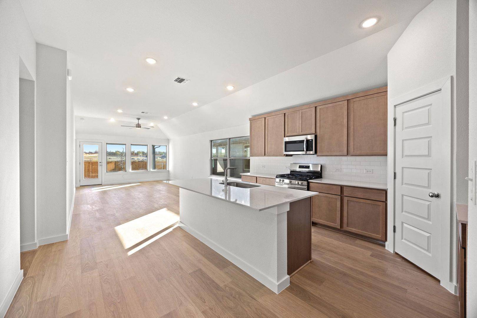 206 Melrose ST, Hutto, TX 78634