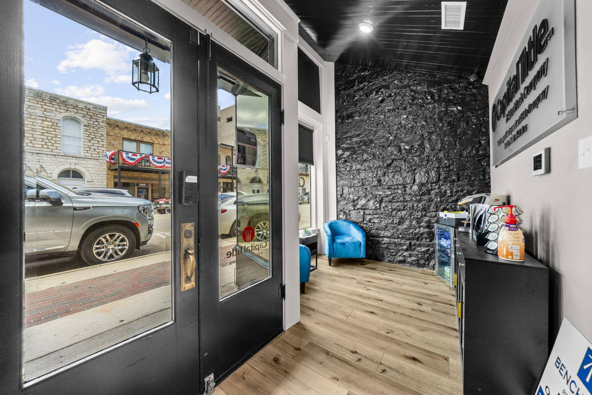 210 E Central Ave #F, Belton, TX 76513