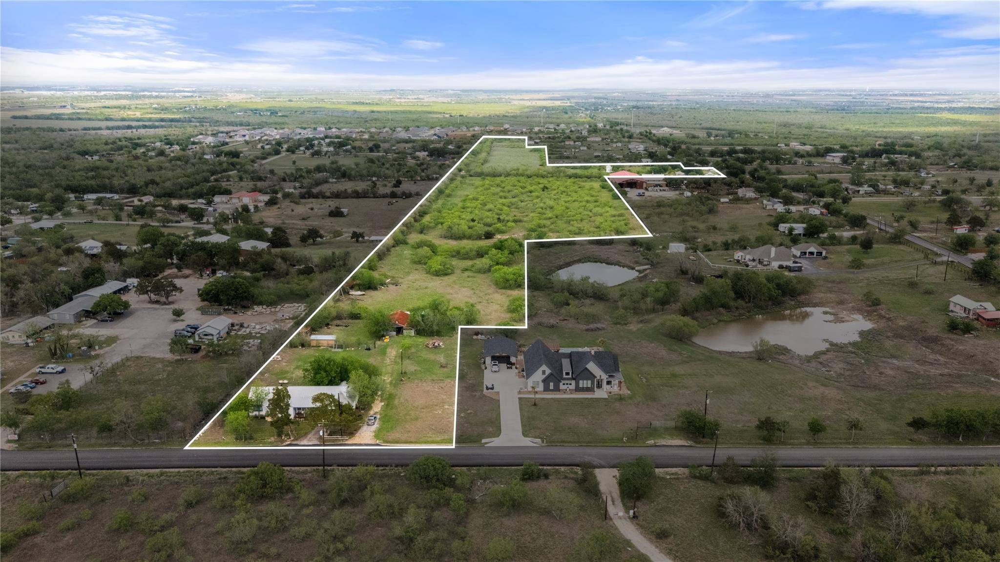 8802 Evelyn RD, Buda, TX 78610