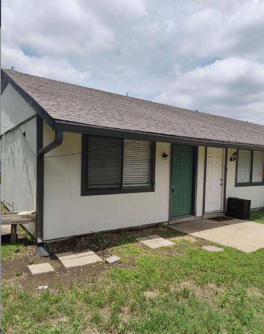2609 Ektom DR #D, Austin, TX 78745