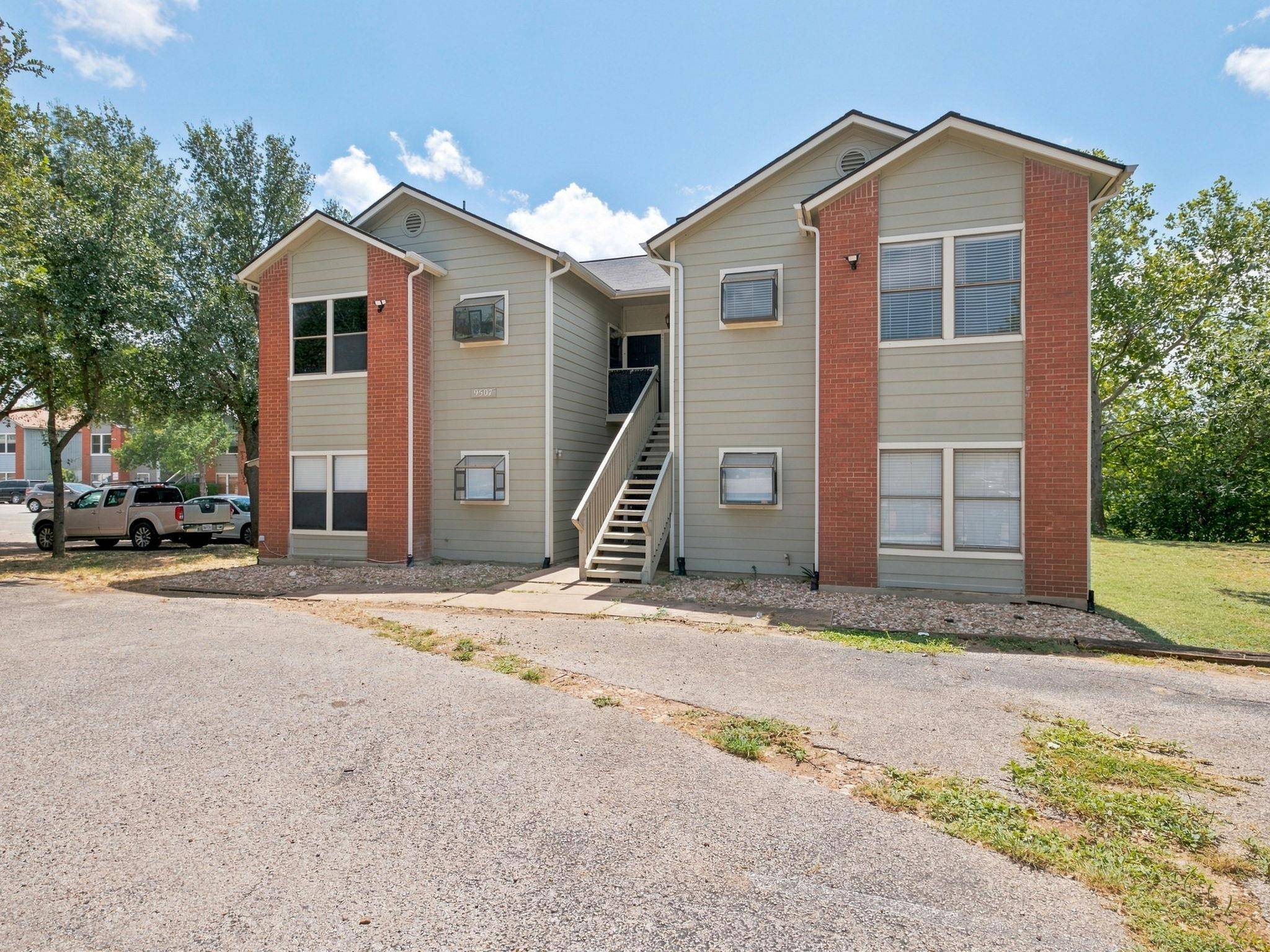 9507 Kempler DR #D, Austin, TX 78748