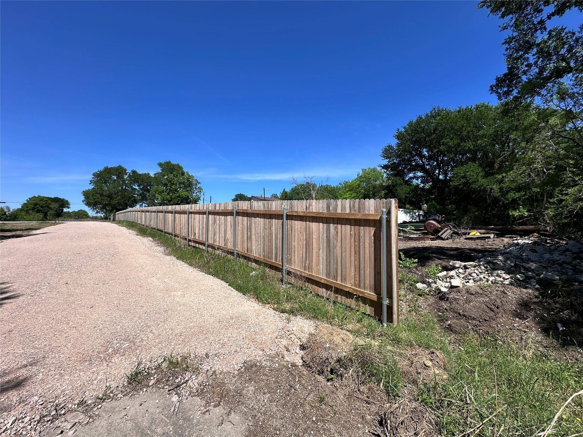 430 W Parsons ST, Manor, TX 78653