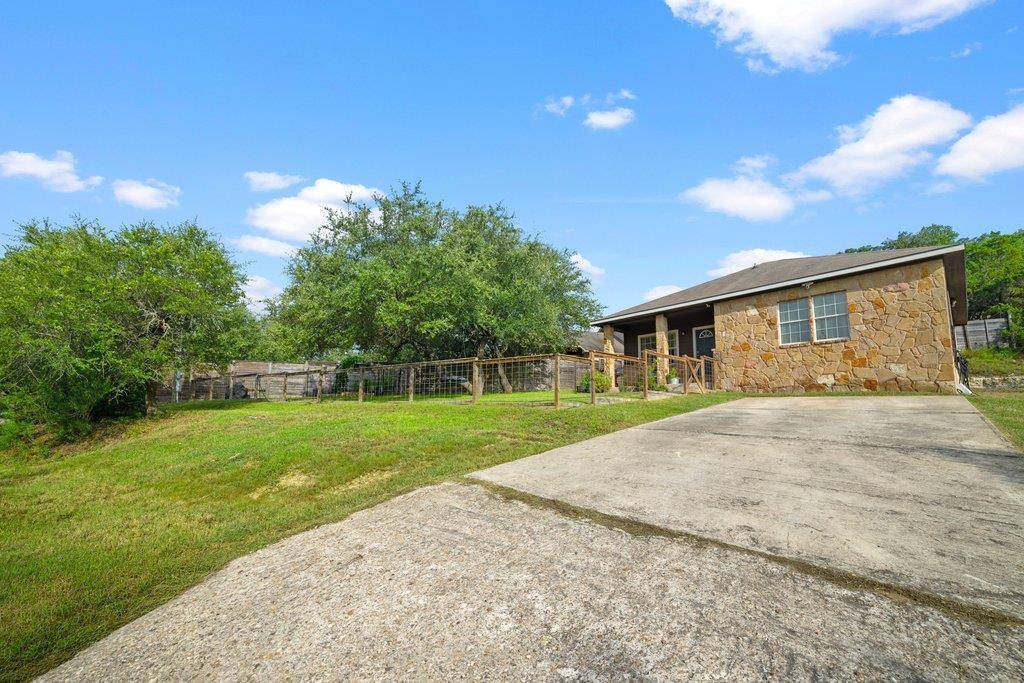10604 Lake Beach DR, Dripping Springs, TX 78620