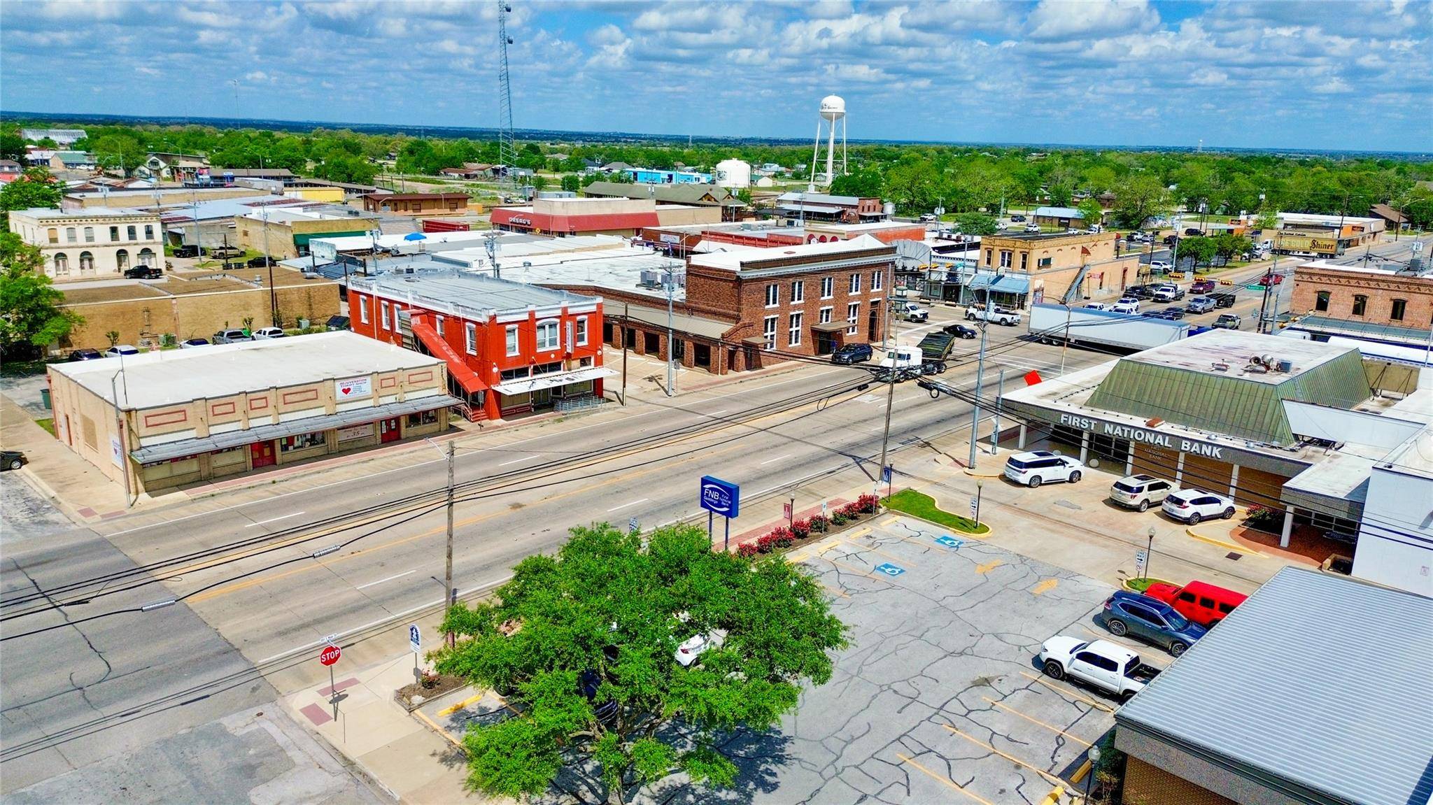 161 S. Main ST, Giddings, TX 78942