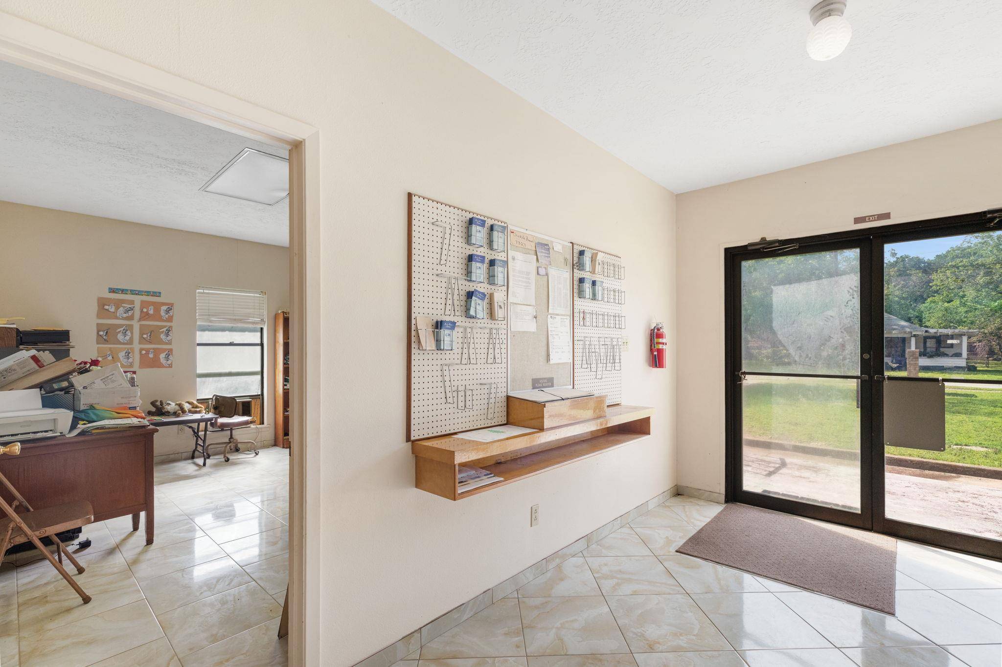 345 W Bell Ave, Rockdale, TX 76567