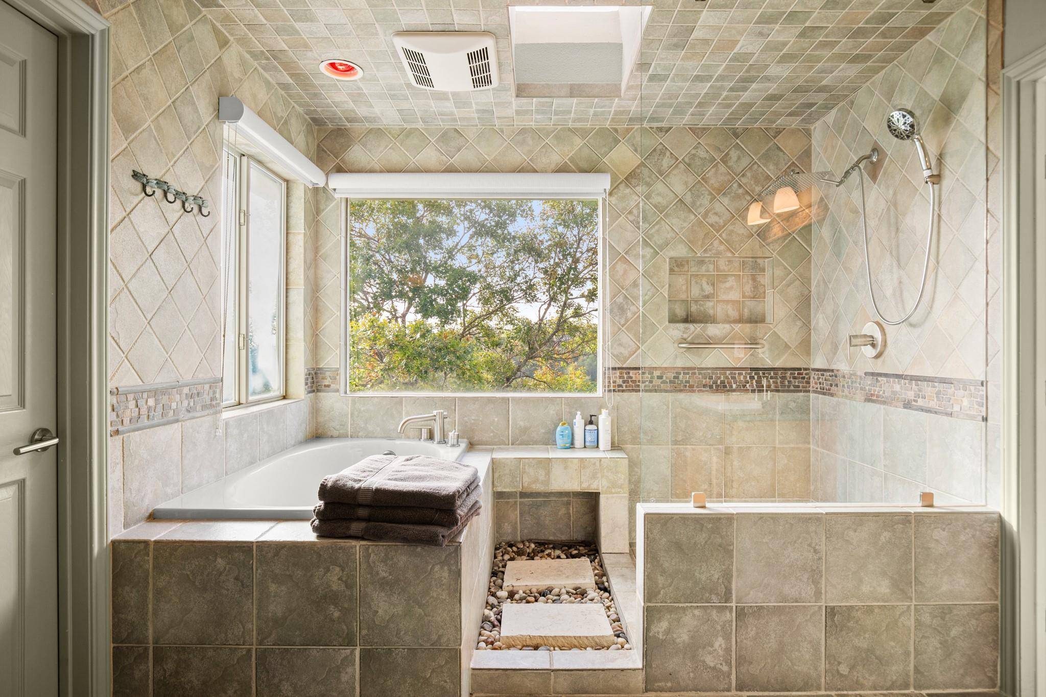 7209 Foxtree CV, Austin, TX 78750