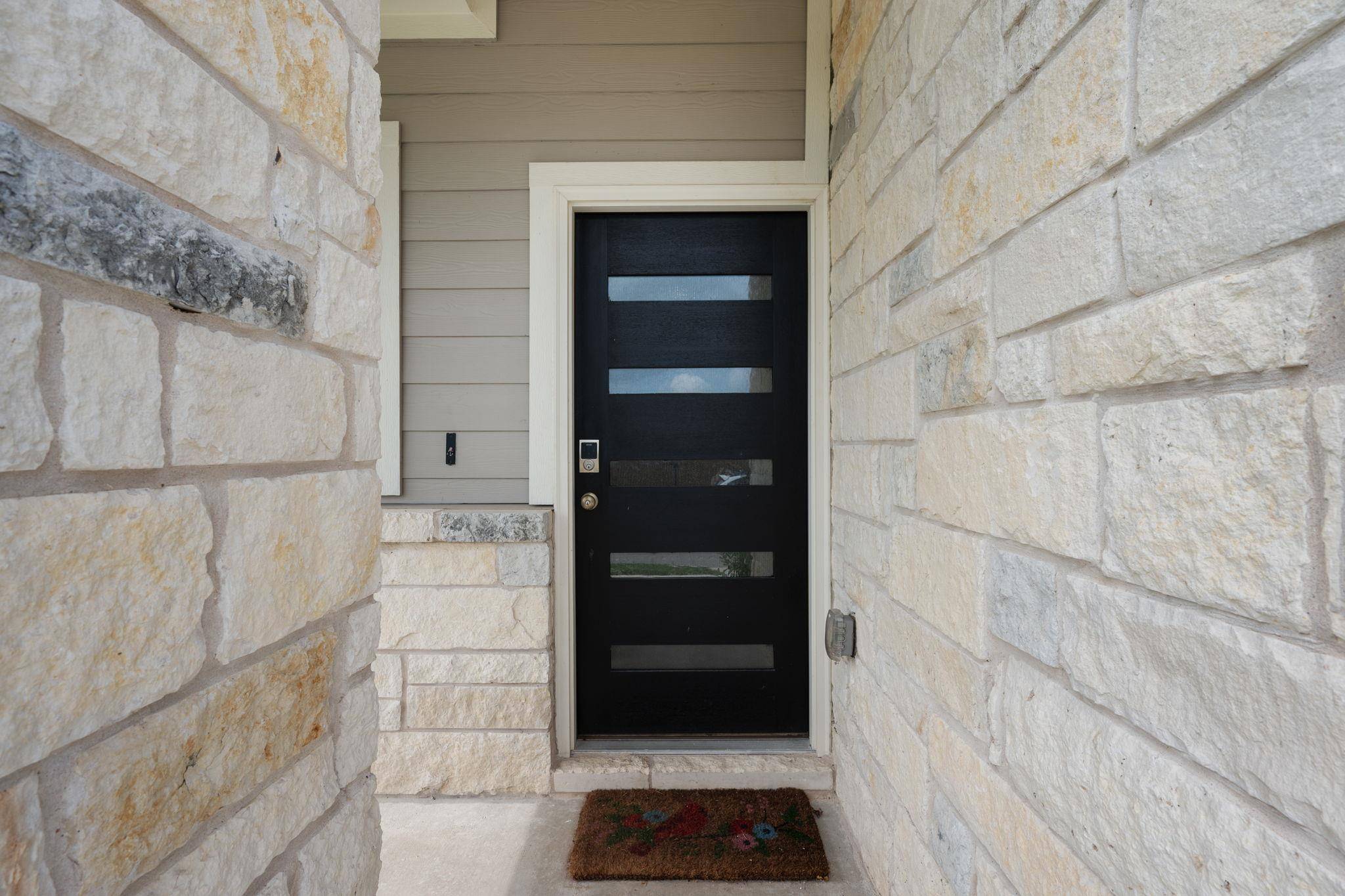 6907 Short Run LN, Buda, TX 78610