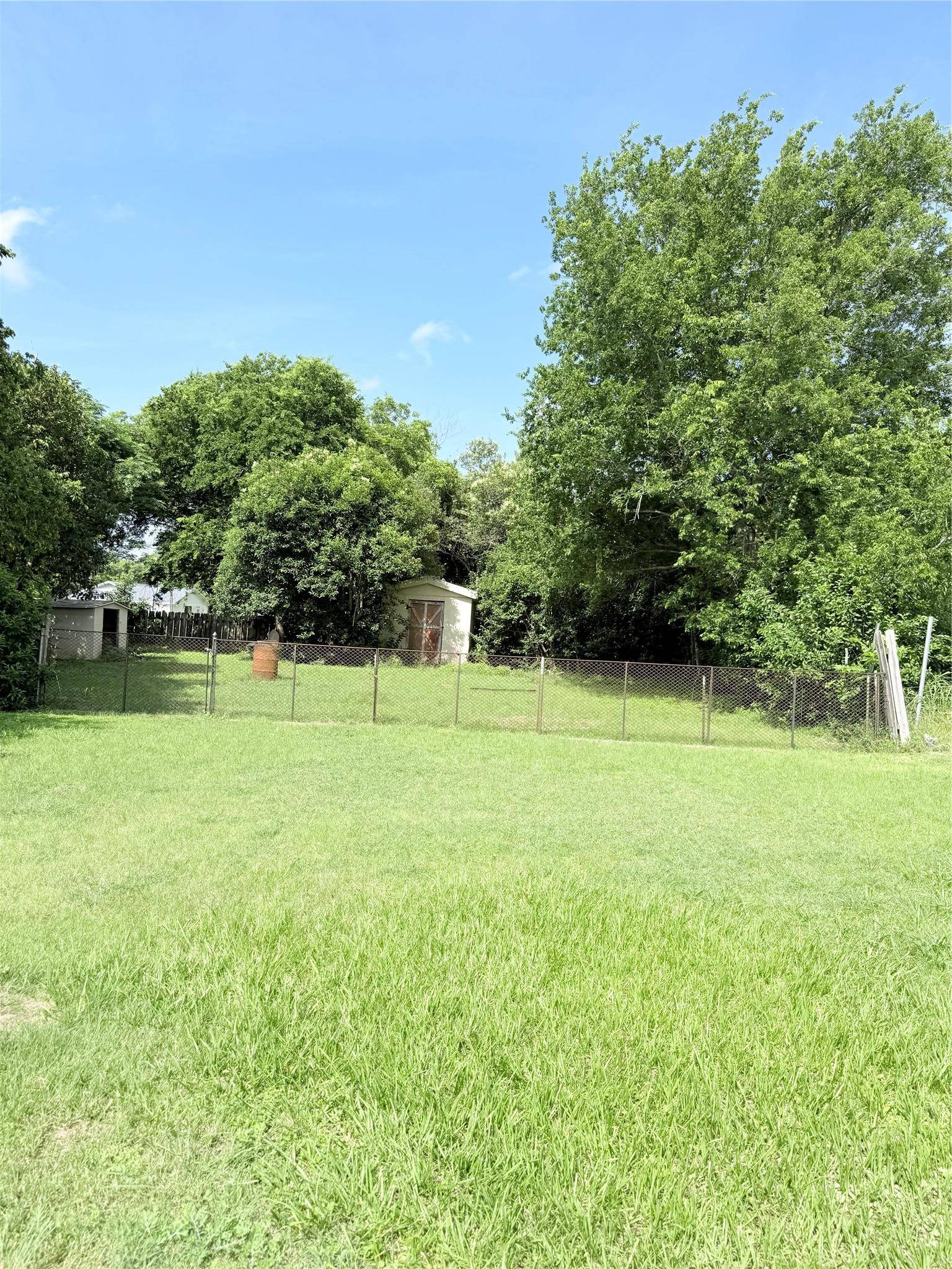 404 S Love Ave, Florence, TX 76527