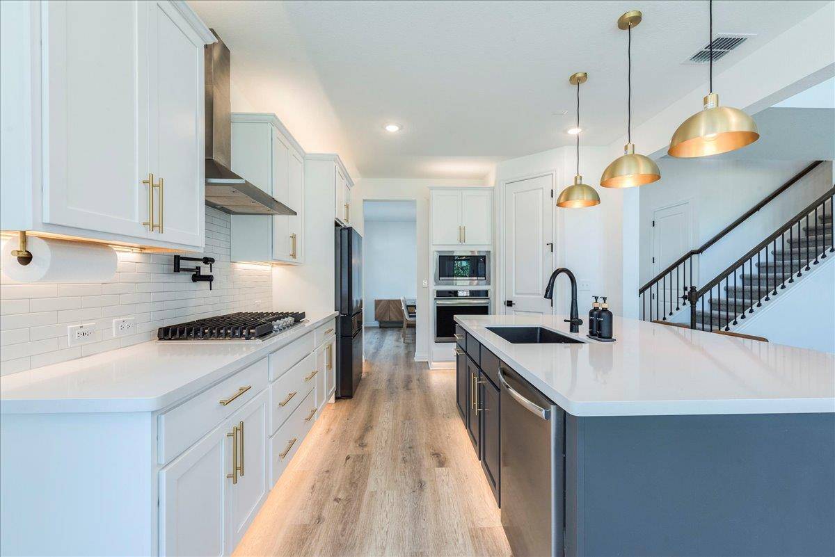 288 Smithsonian LN, Kyle, TX 78640