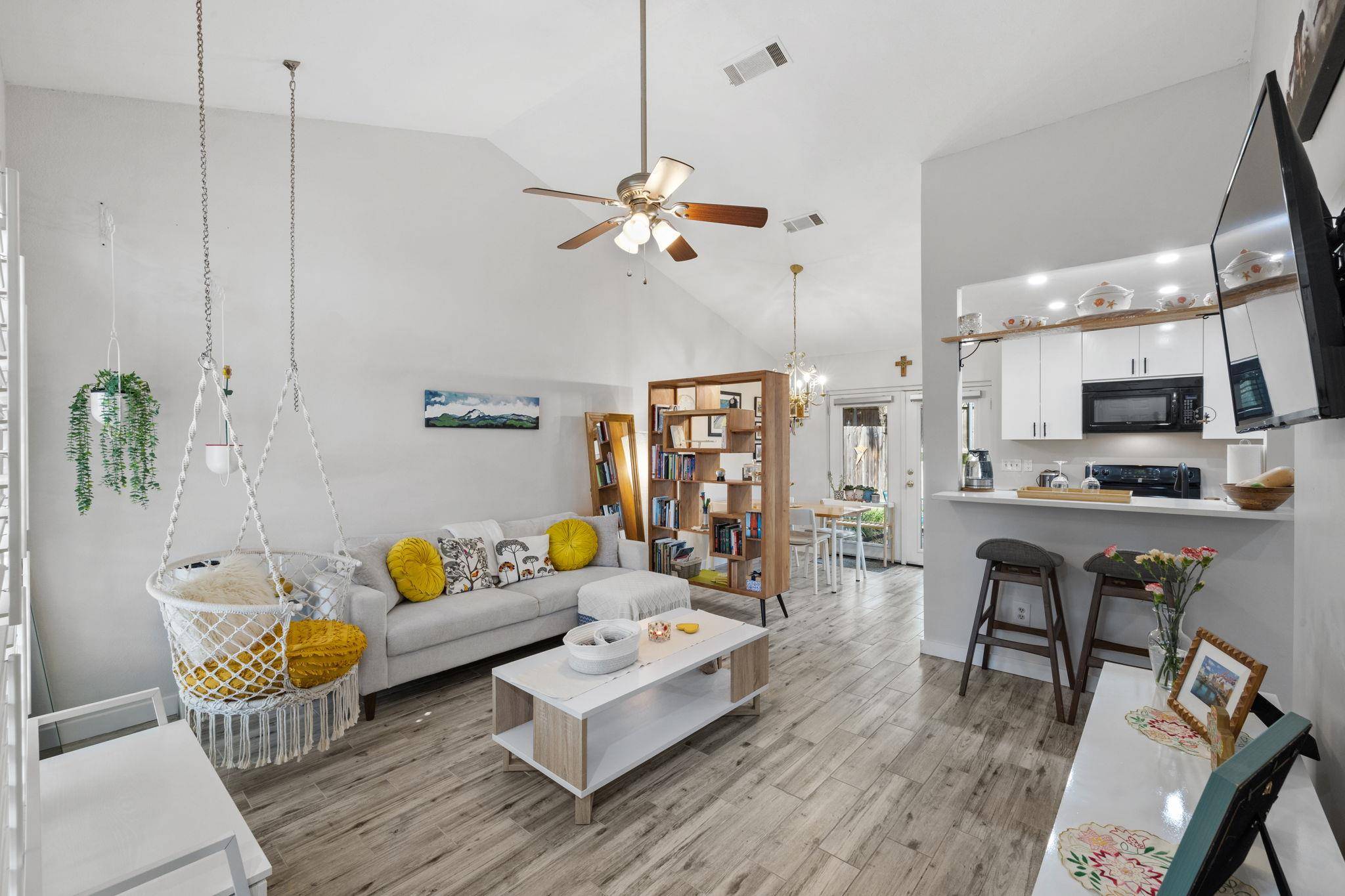 1015 E Yager LN #115, Austin, TX 78753