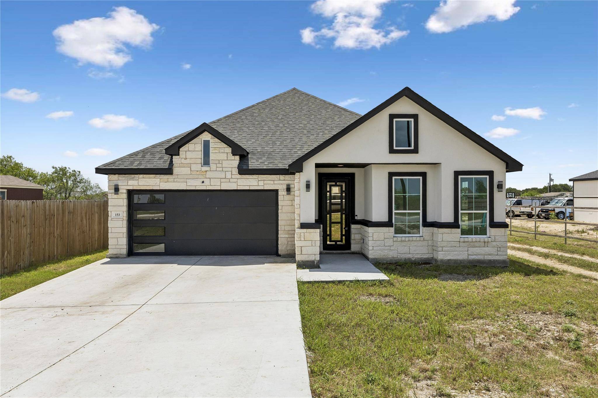 153 Trebol ST, Dale, TX 78616