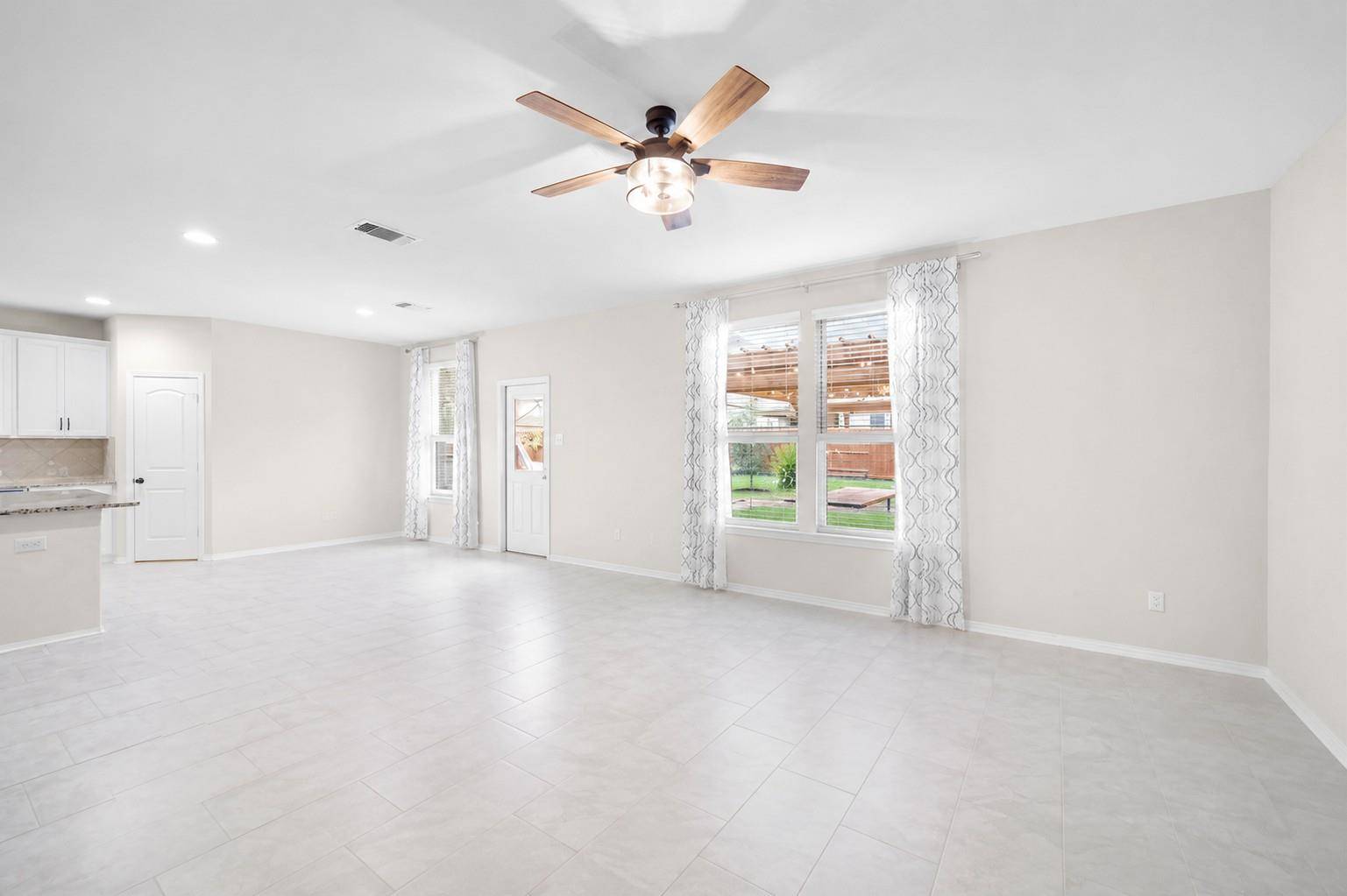 263 Beechnut DR, Buda, TX 78610