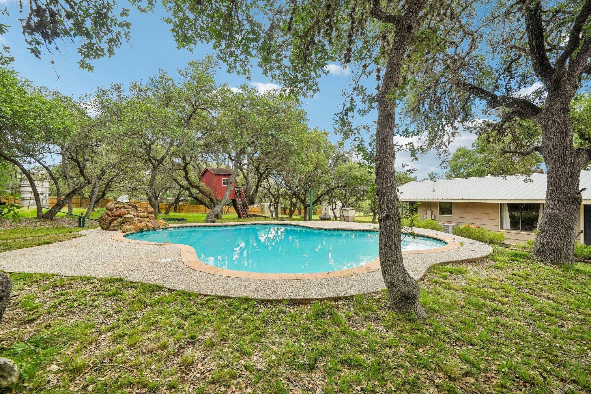 1876 Rocky RD, Blanco, TX 78606
