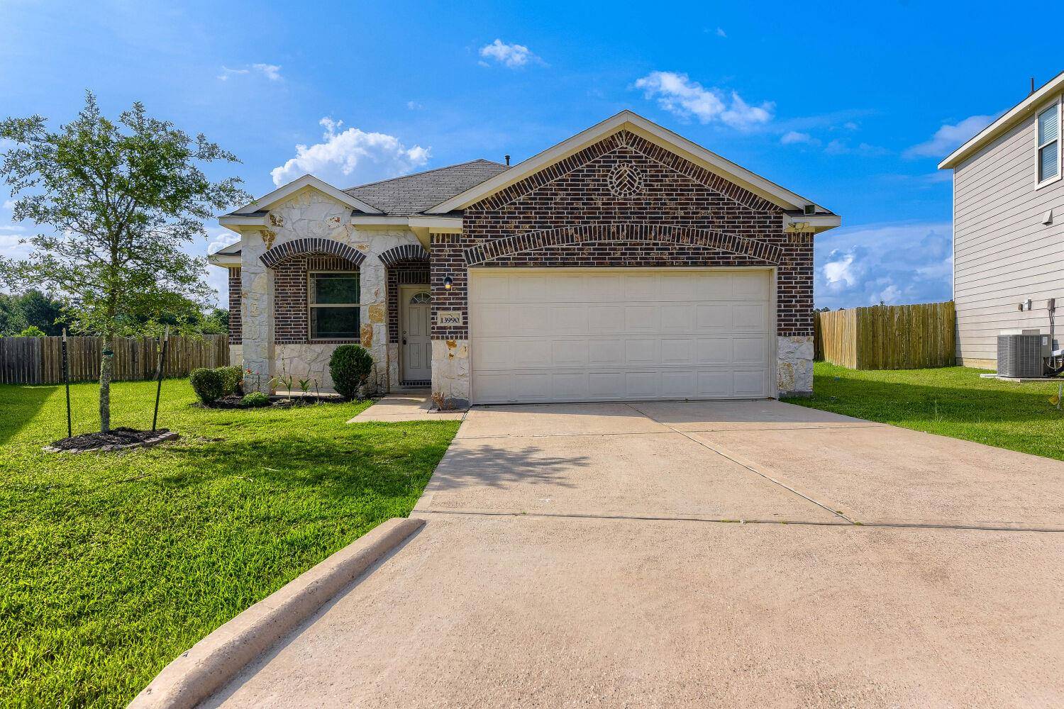 13990 Katlin RD, Cut And Shoot, TX 77306