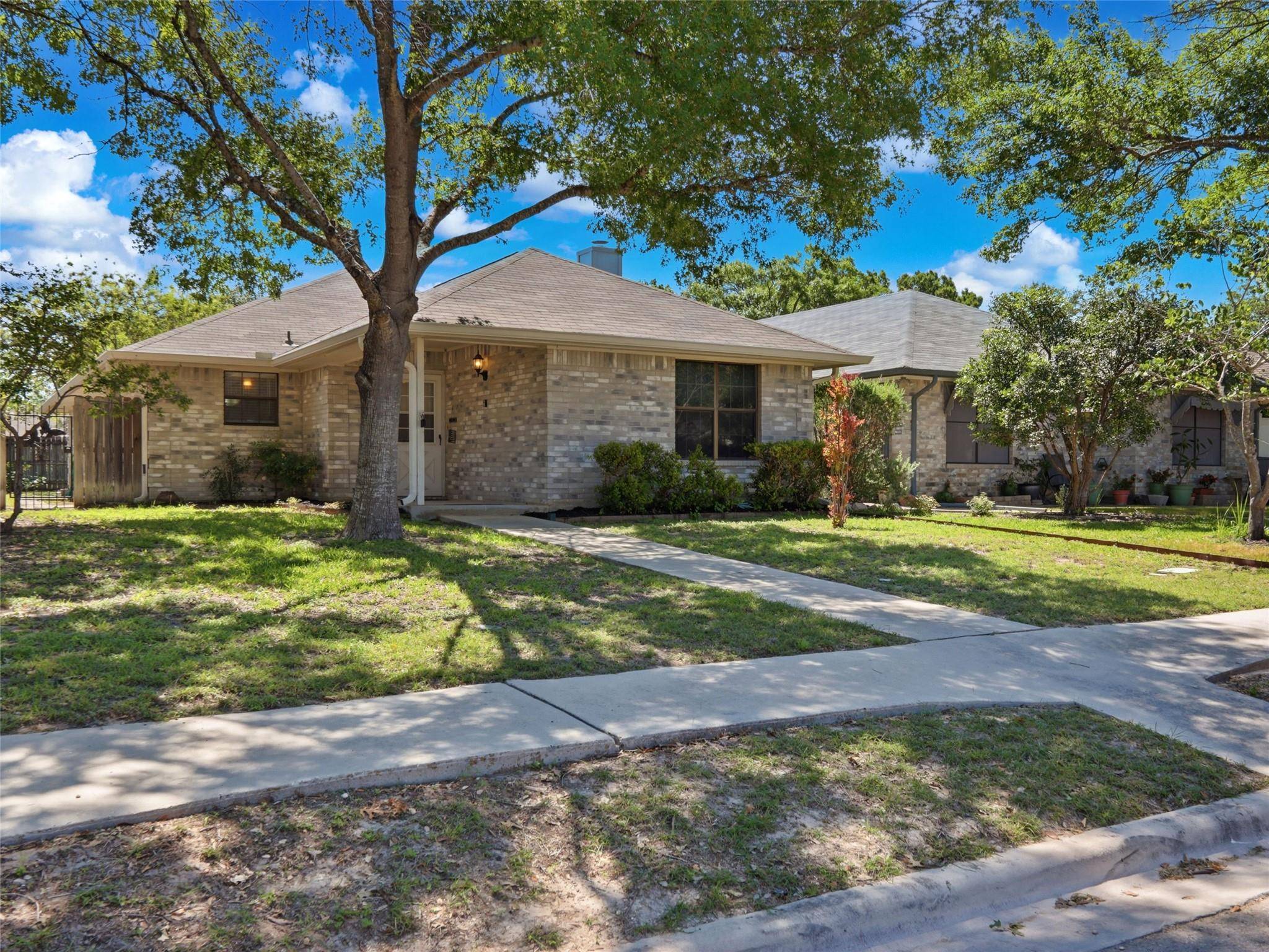 526 Riverside DR, New Braunfels, TX 78130