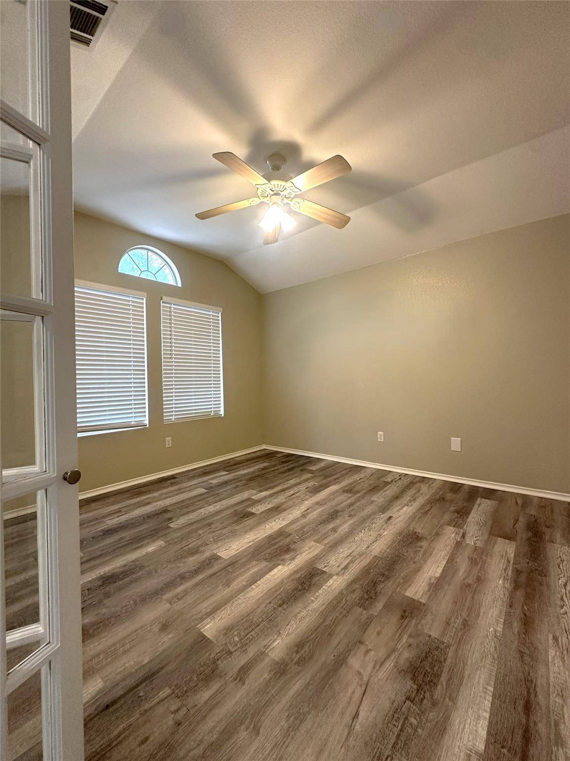 610 Riverway LN, Leander, TX 78641