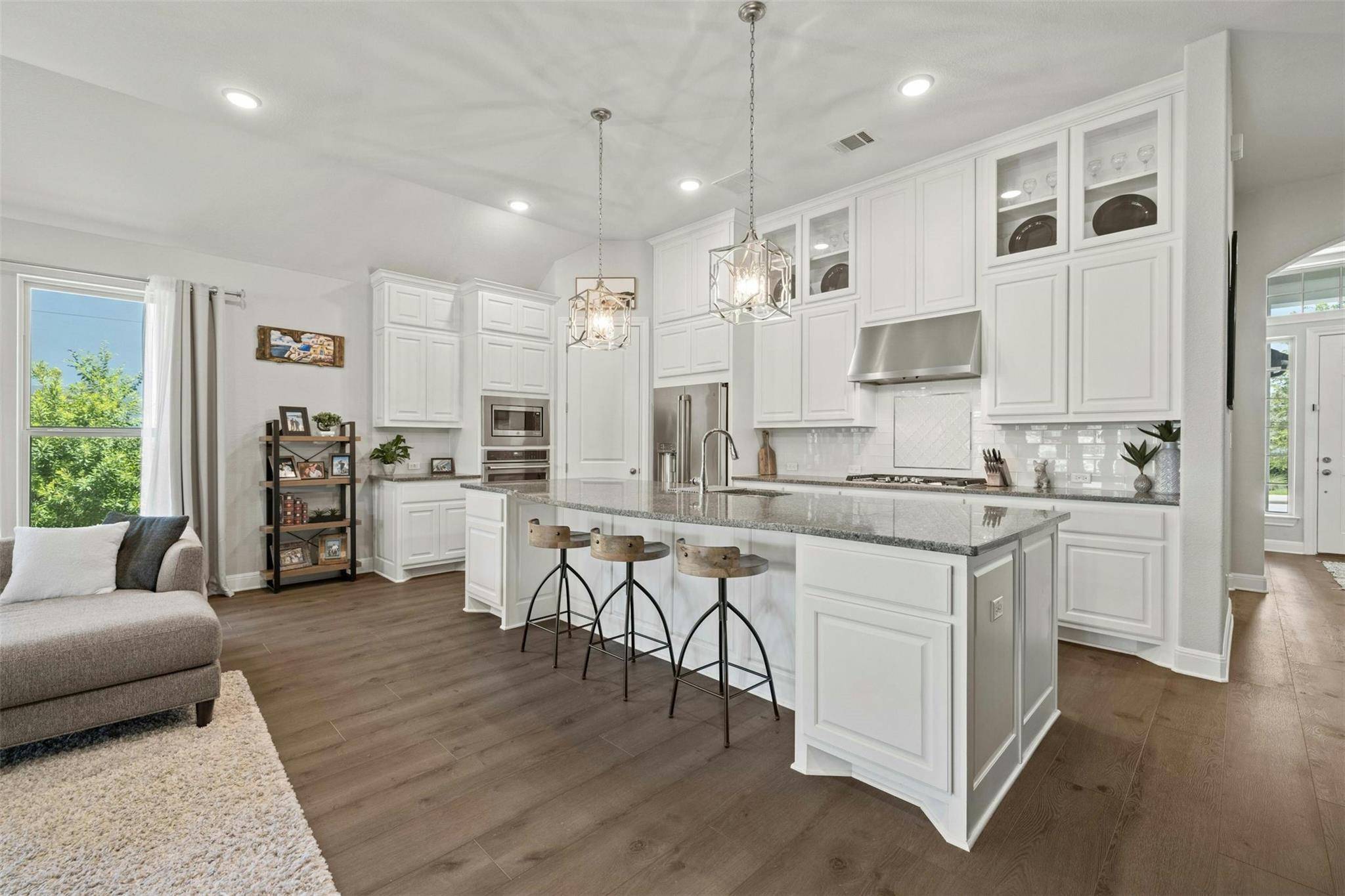1820 Ficuzza WAY, Leander, TX 78641