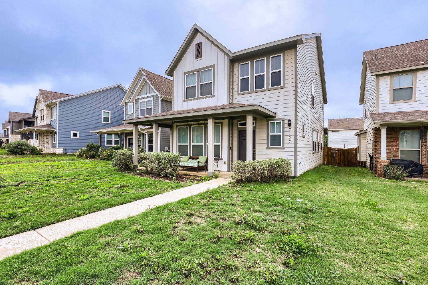 2432 Berryville LN, Leander, TX 78641