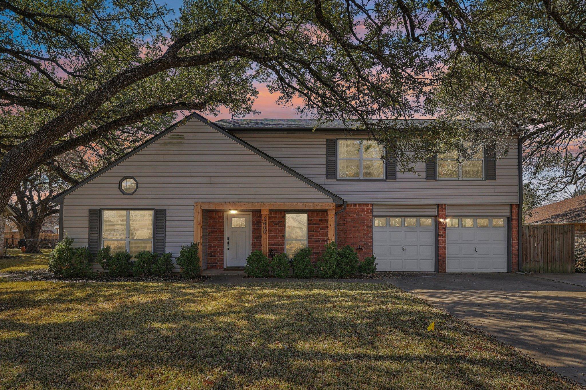 1600 Wood Rock DR, Round Rock, TX 78681