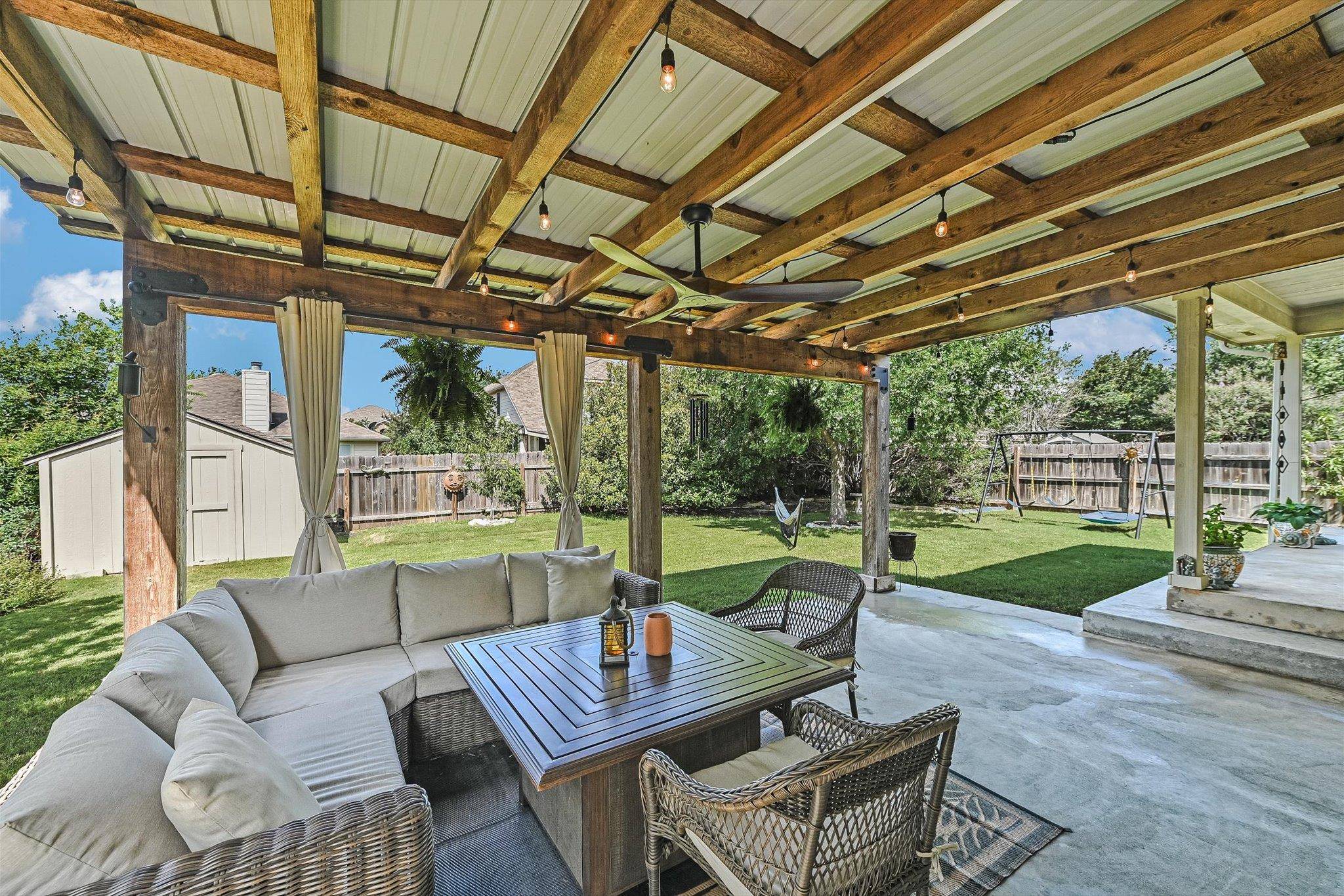 18608 Royal Pointe DR, Pflugerville, TX 78660