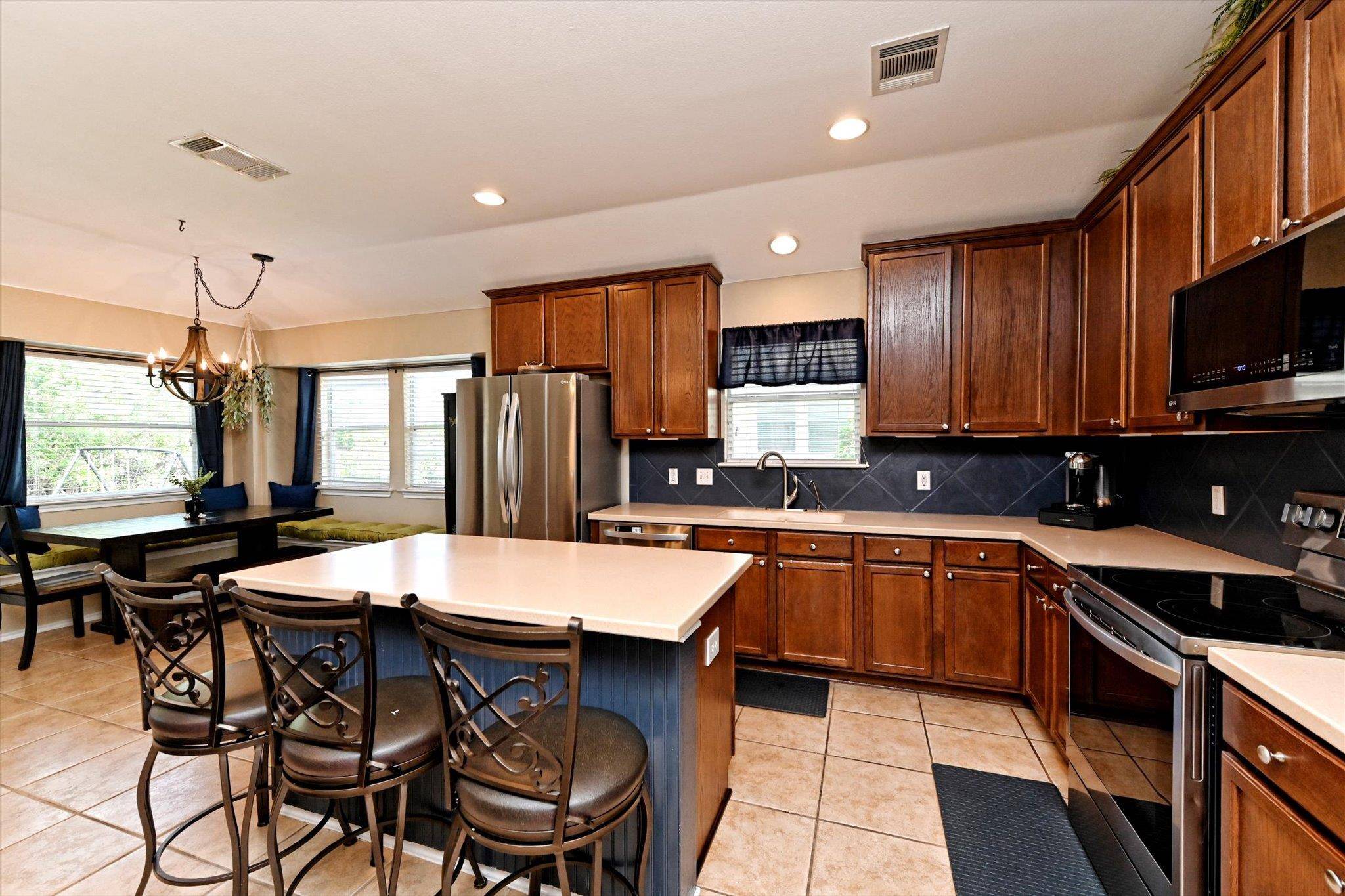 18608 Royal Pointe DR, Pflugerville, TX 78660
