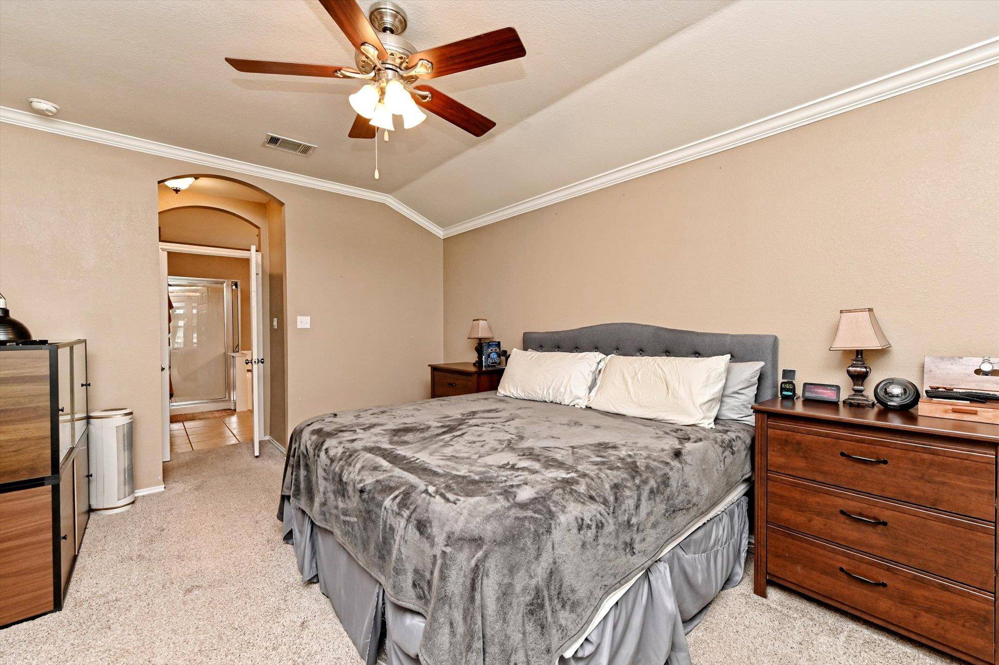 18608 Royal Pointe DR, Pflugerville, TX 78660