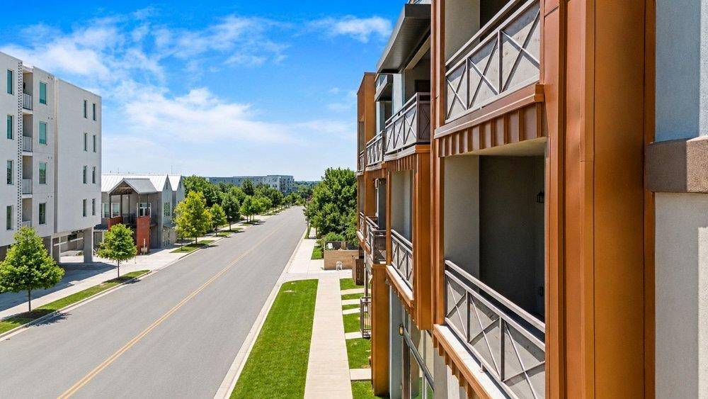 2827 Manor RD #2202, Austin, TX 78722