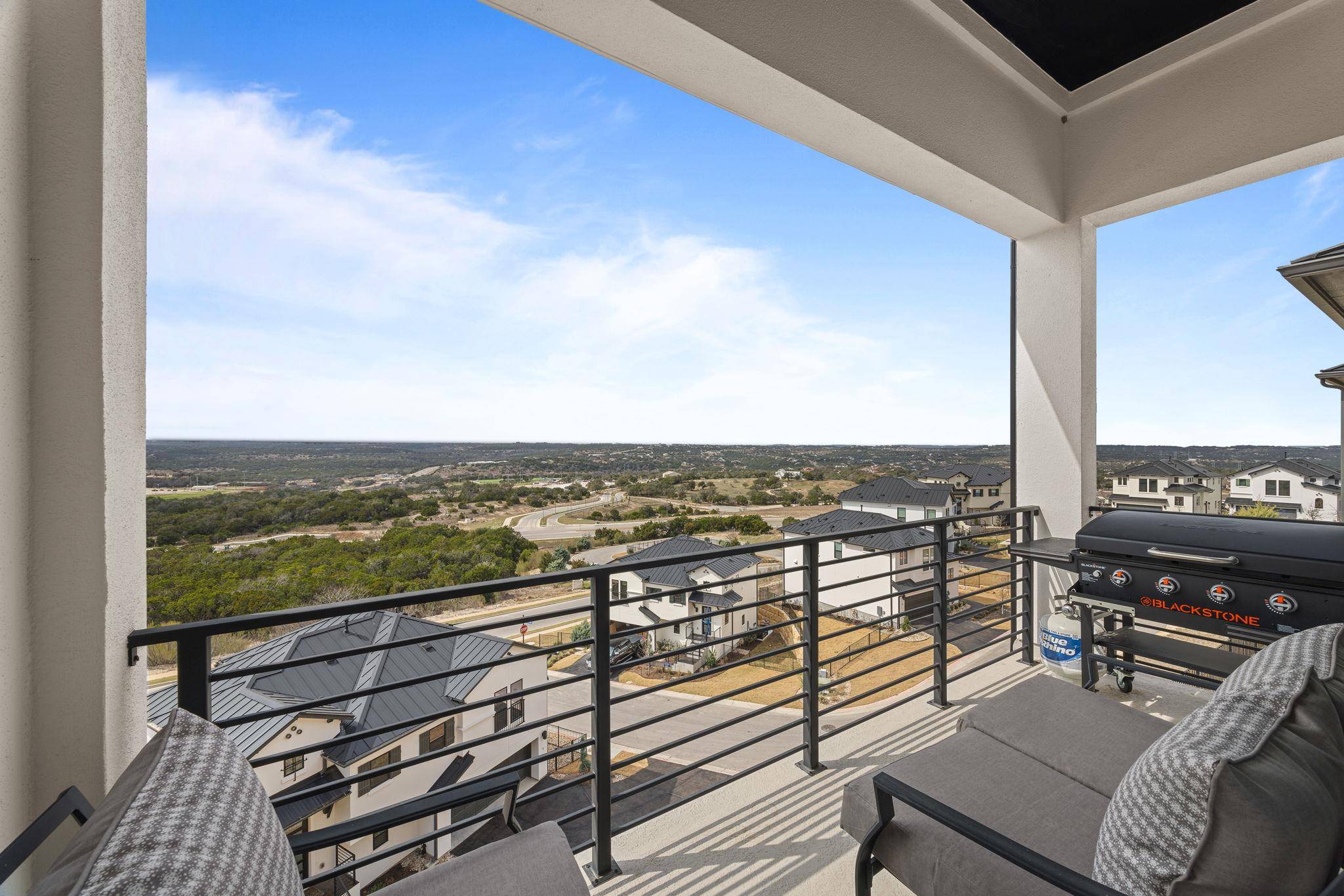 8 Doverland DR, Austin, TX 78738