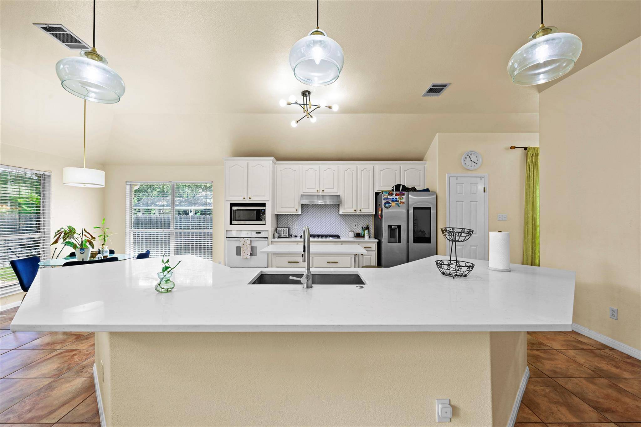 6006 Barletta DR, Round Rock, TX 78681