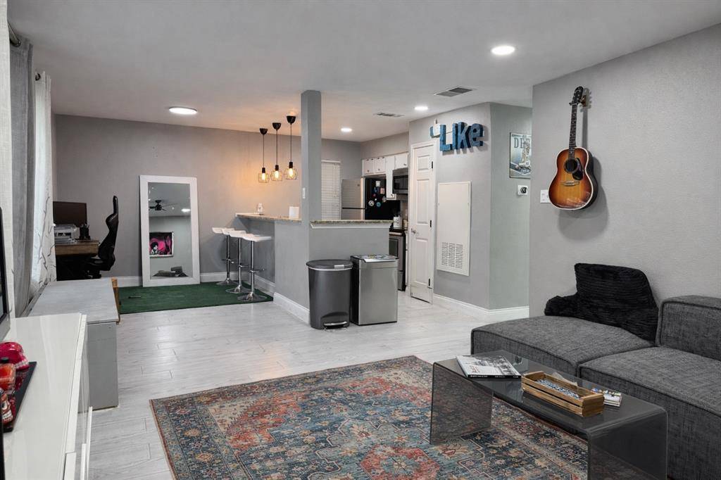 2450 Ashdale DR #210, Austin, TX 78757