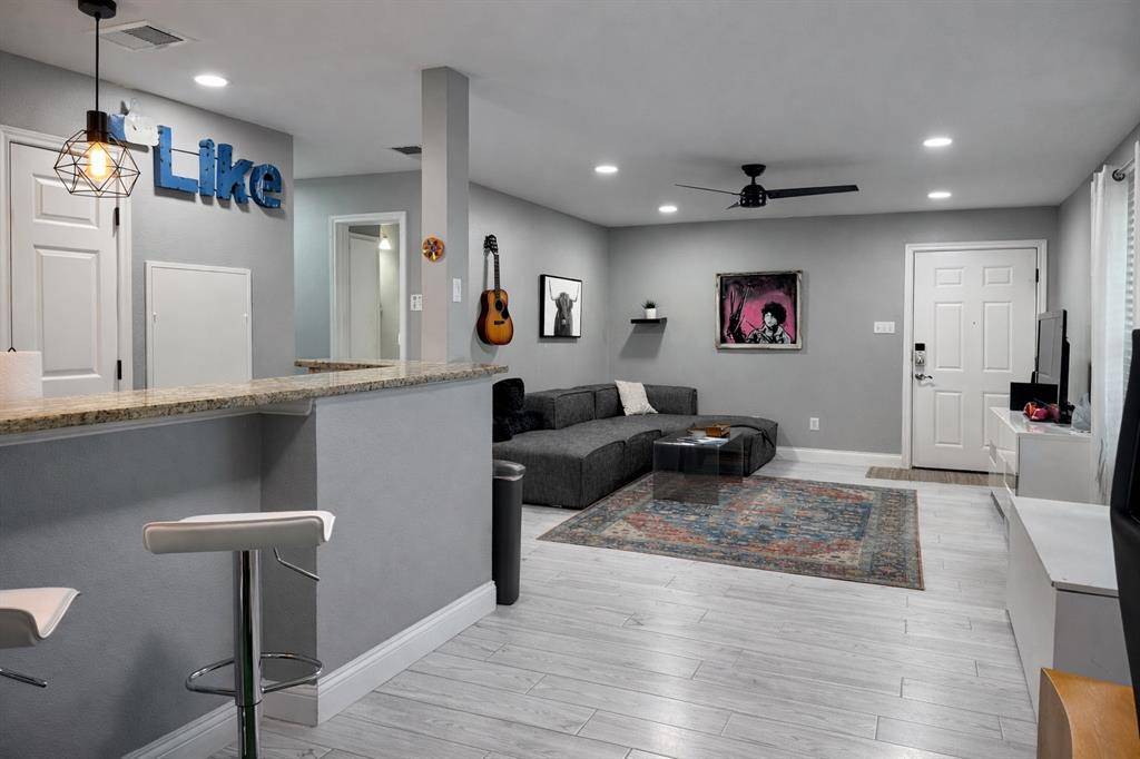 2450 Ashdale DR #210, Austin, TX 78757